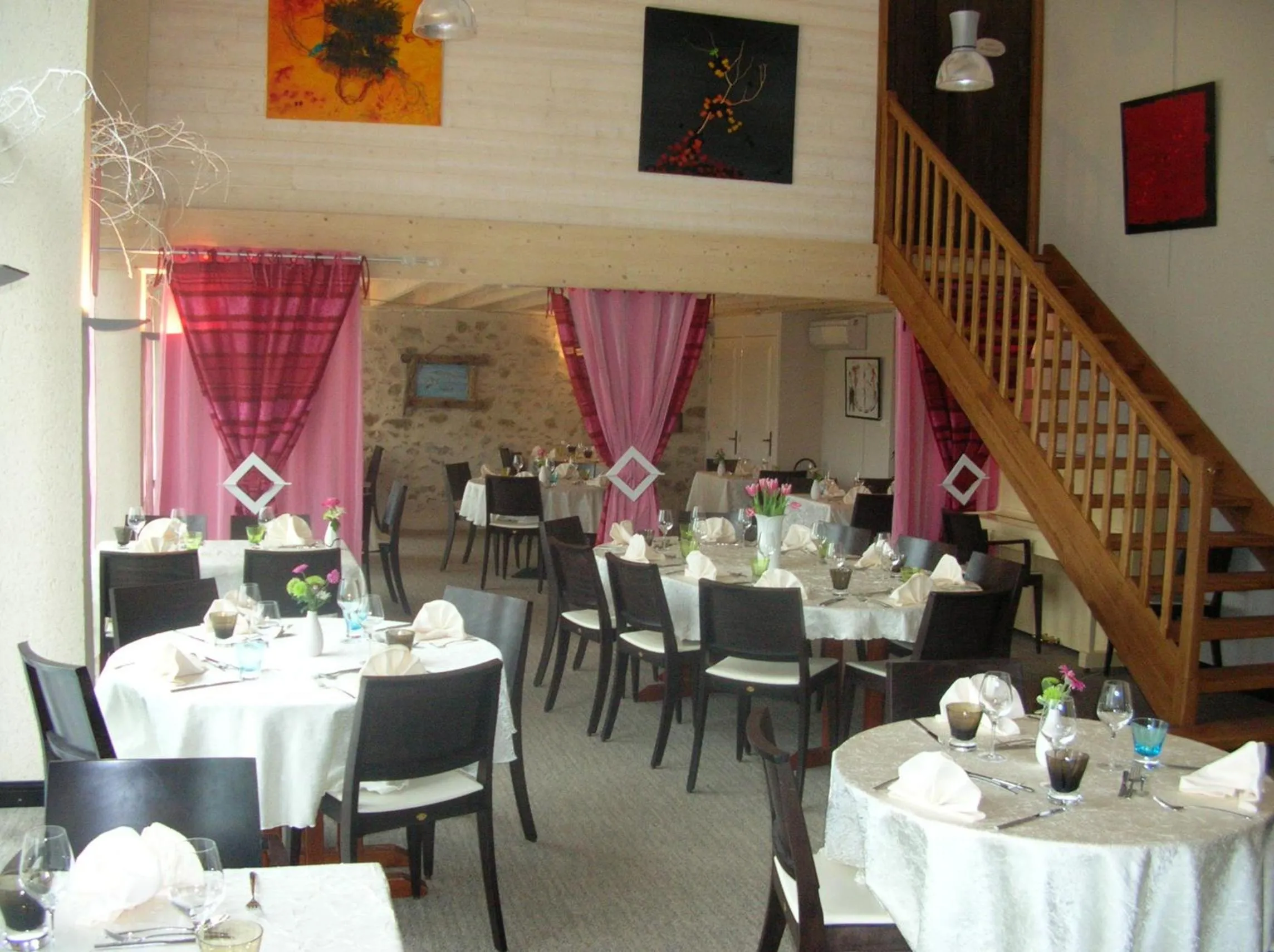 Restaurant/Places to Eat in Logis Le Moulin De la Soriniere
