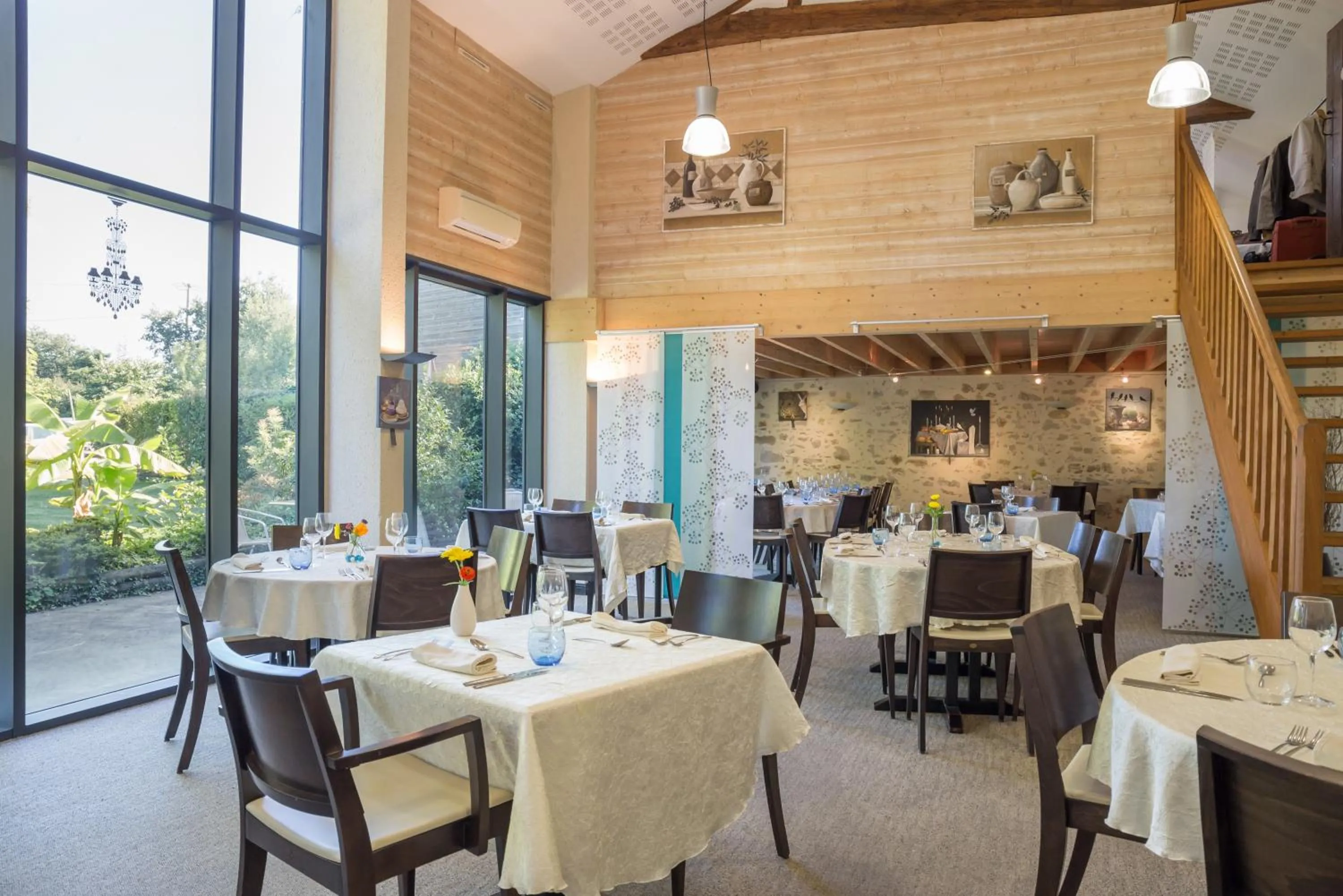 Restaurant/Places to Eat in Logis Le Moulin De la Soriniere