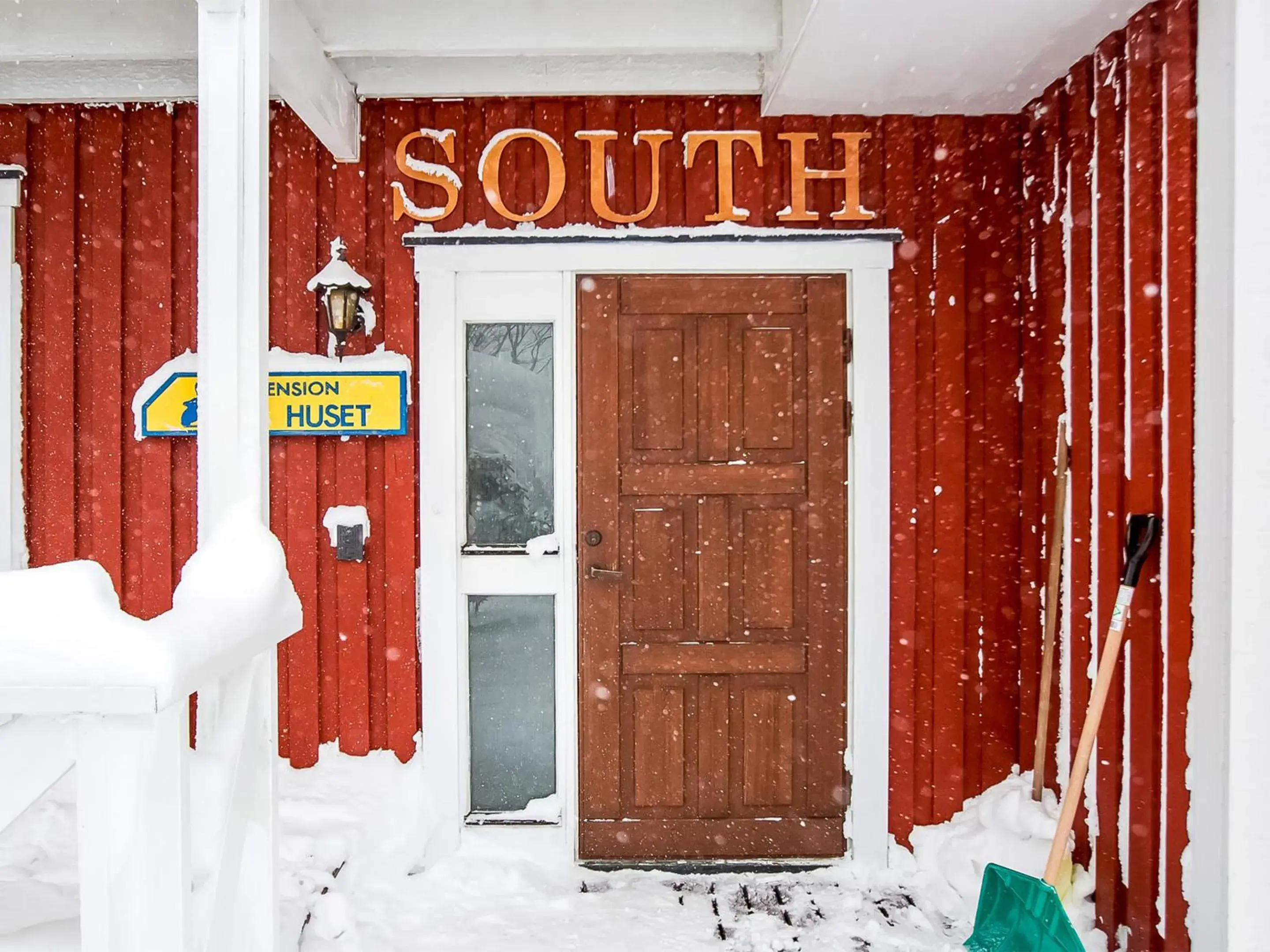 Facade/entrance in Rusutsu Lodges Pension Lilla Huset Facade/entrance in Rusutsu Lodges Pension Lilla Huset