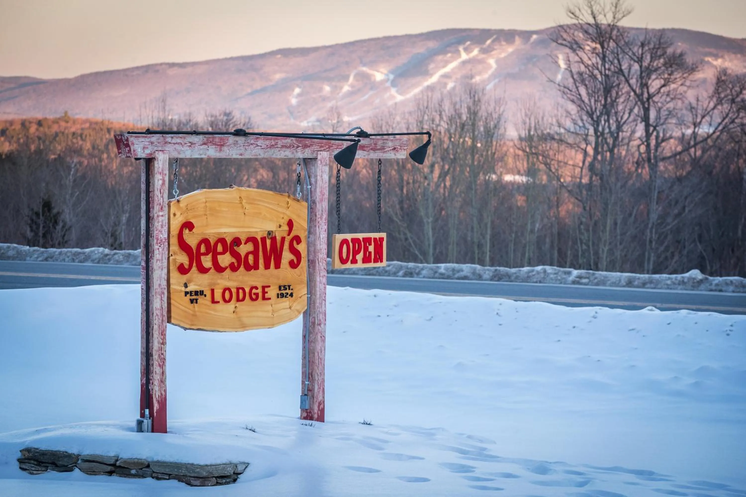 Property logo or sign in Seesaw's Lodge