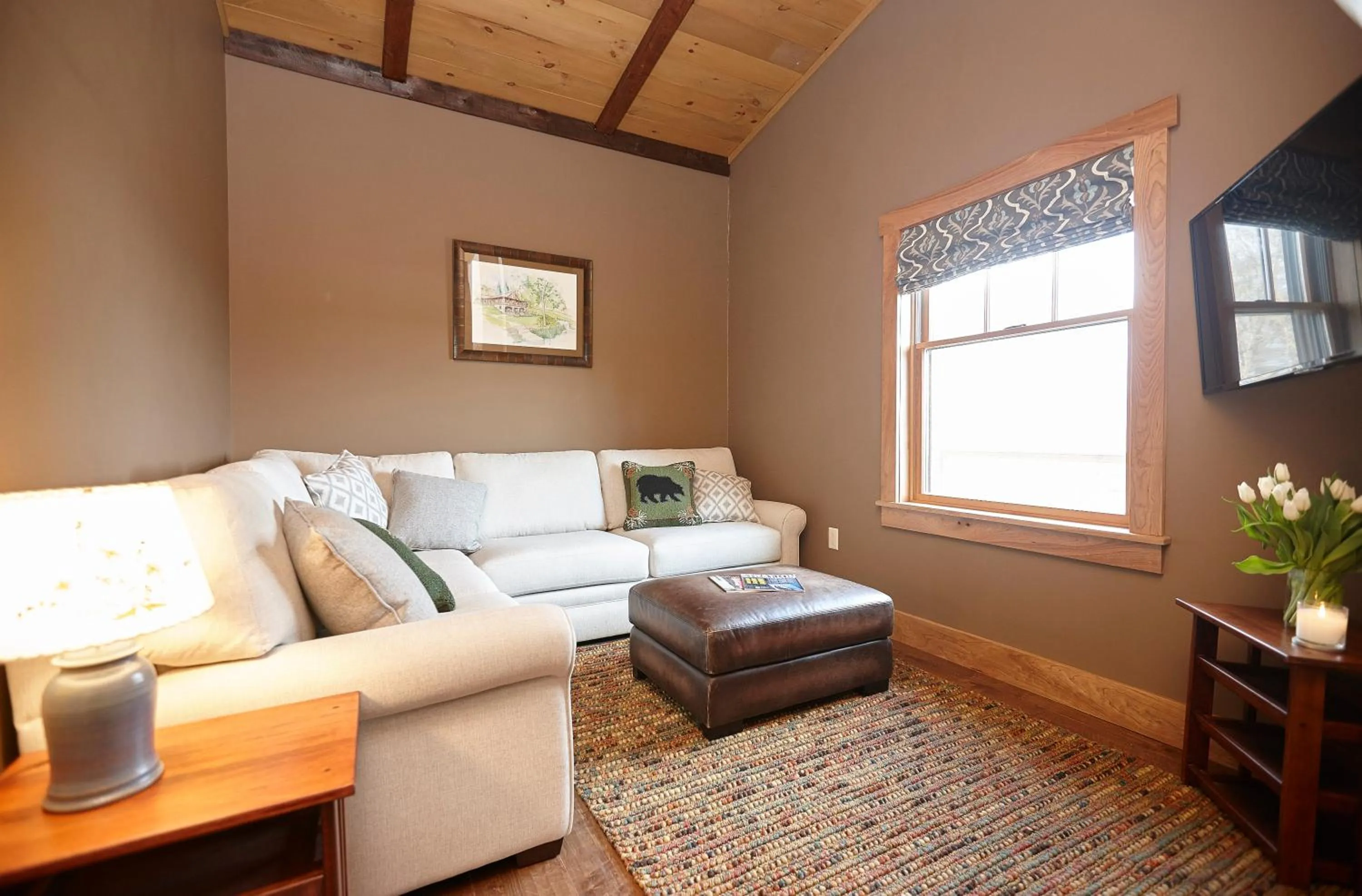 Living room in Seesaw's Lodge