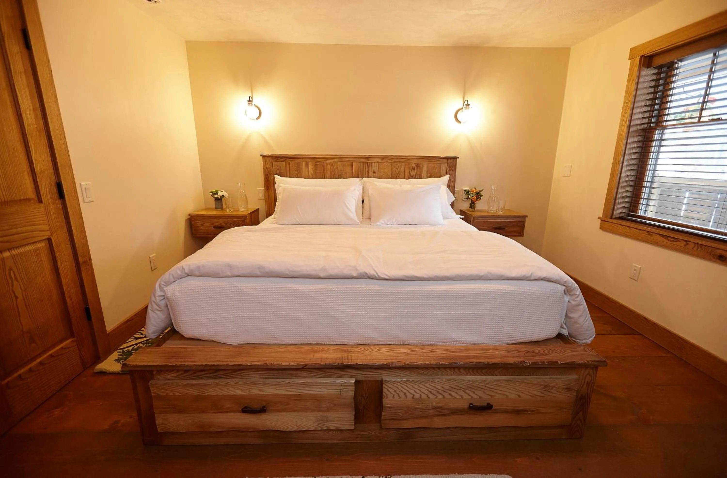 Bed in Seesaw's Lodge