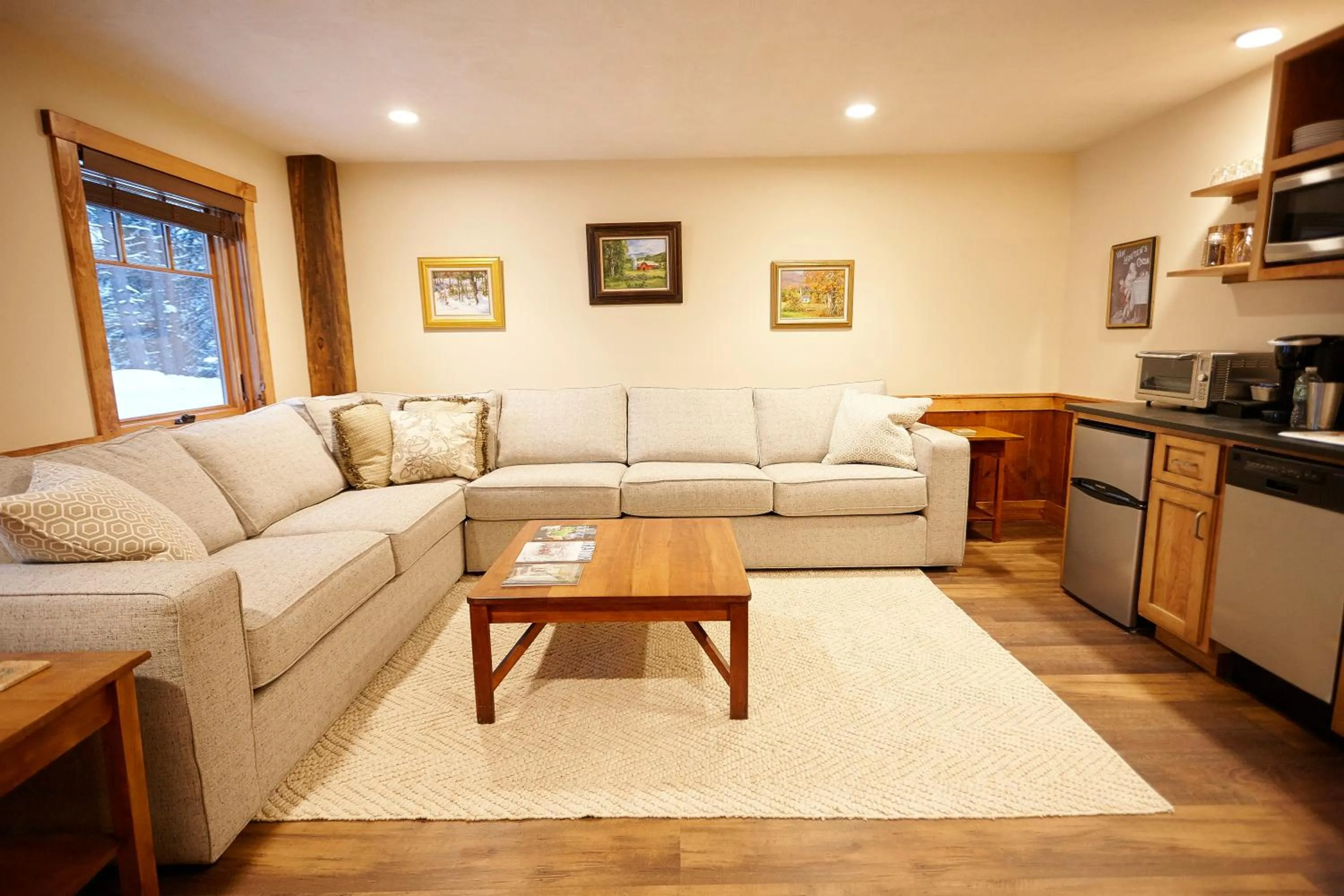 Kitchen or kitchenette in Seesaw's Lodge