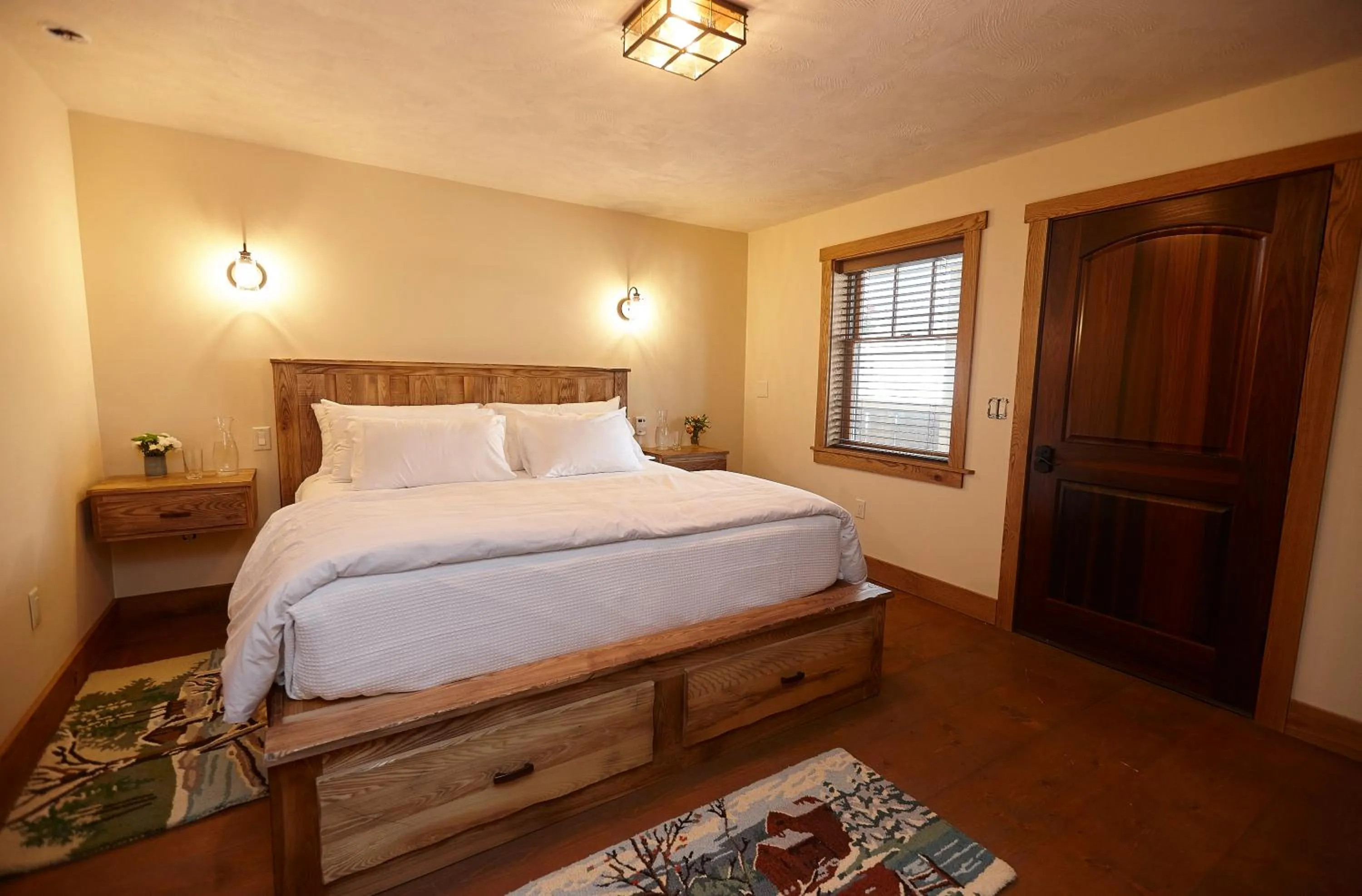 Bed in Seesaw's Lodge