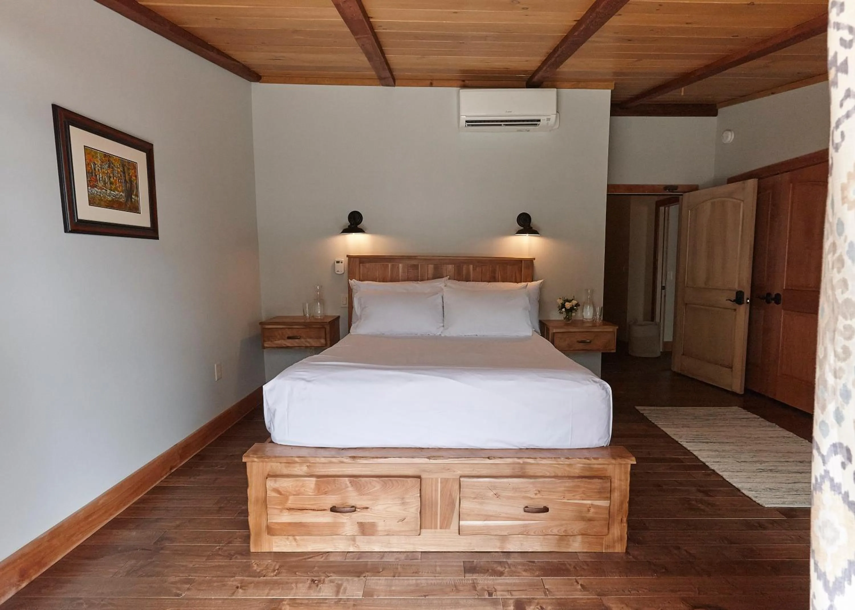 Bed in Seesaw's Lodge