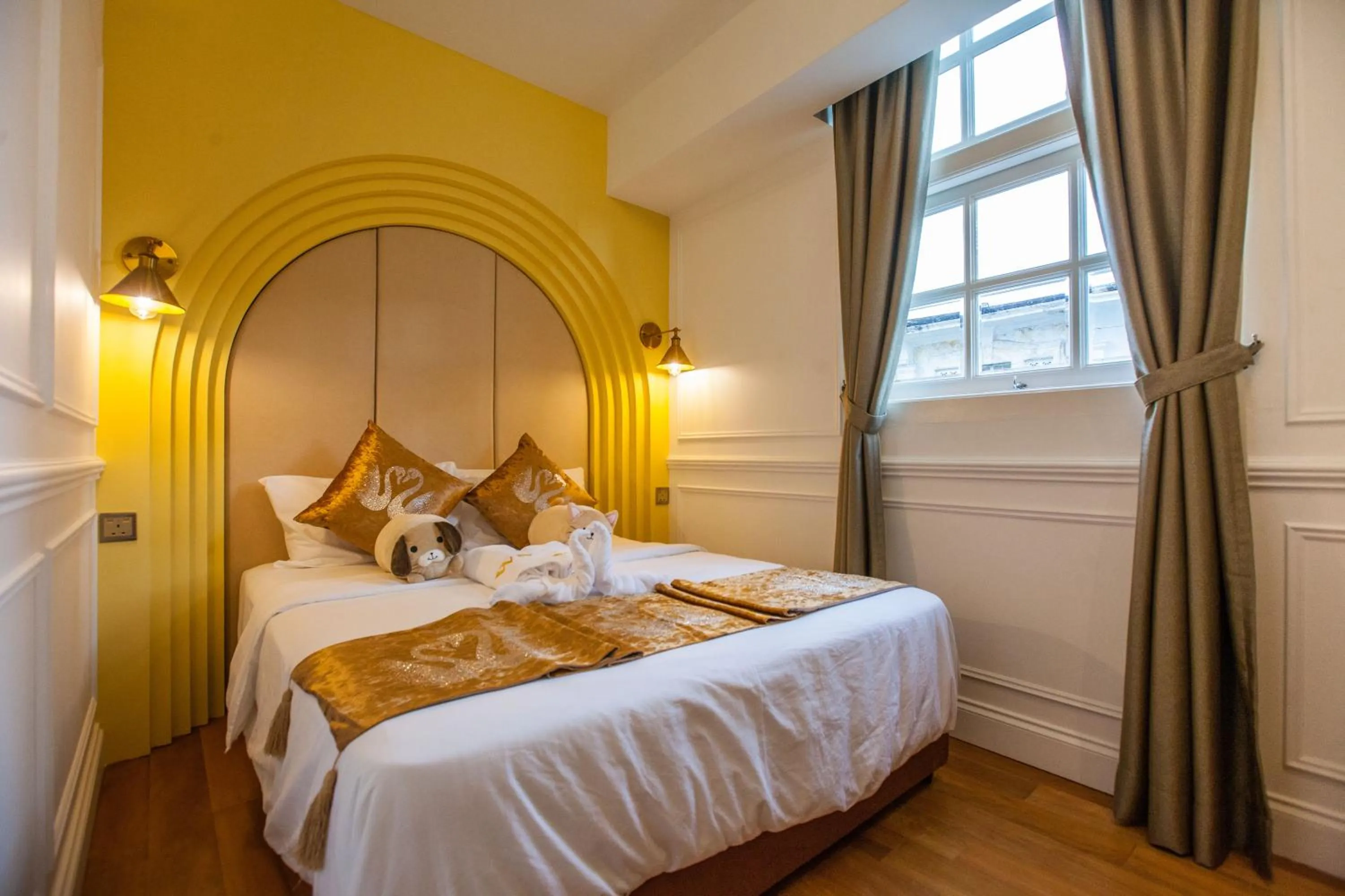 Photo of the whole room, Bed in White Mansion Penang