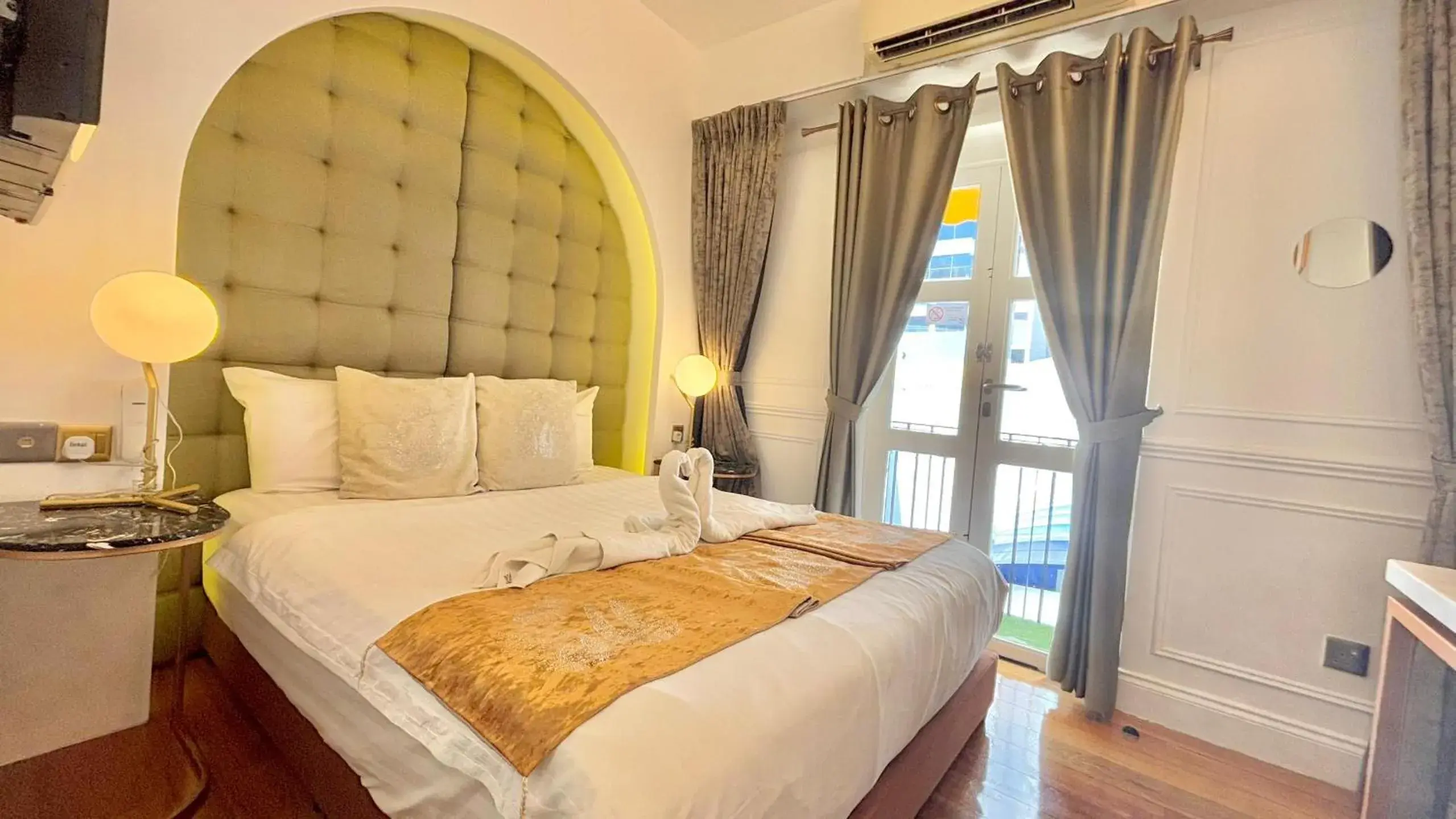 Double Room with Balcony in White Mansion Penang Double Room with Balcony in White Mansion Penang