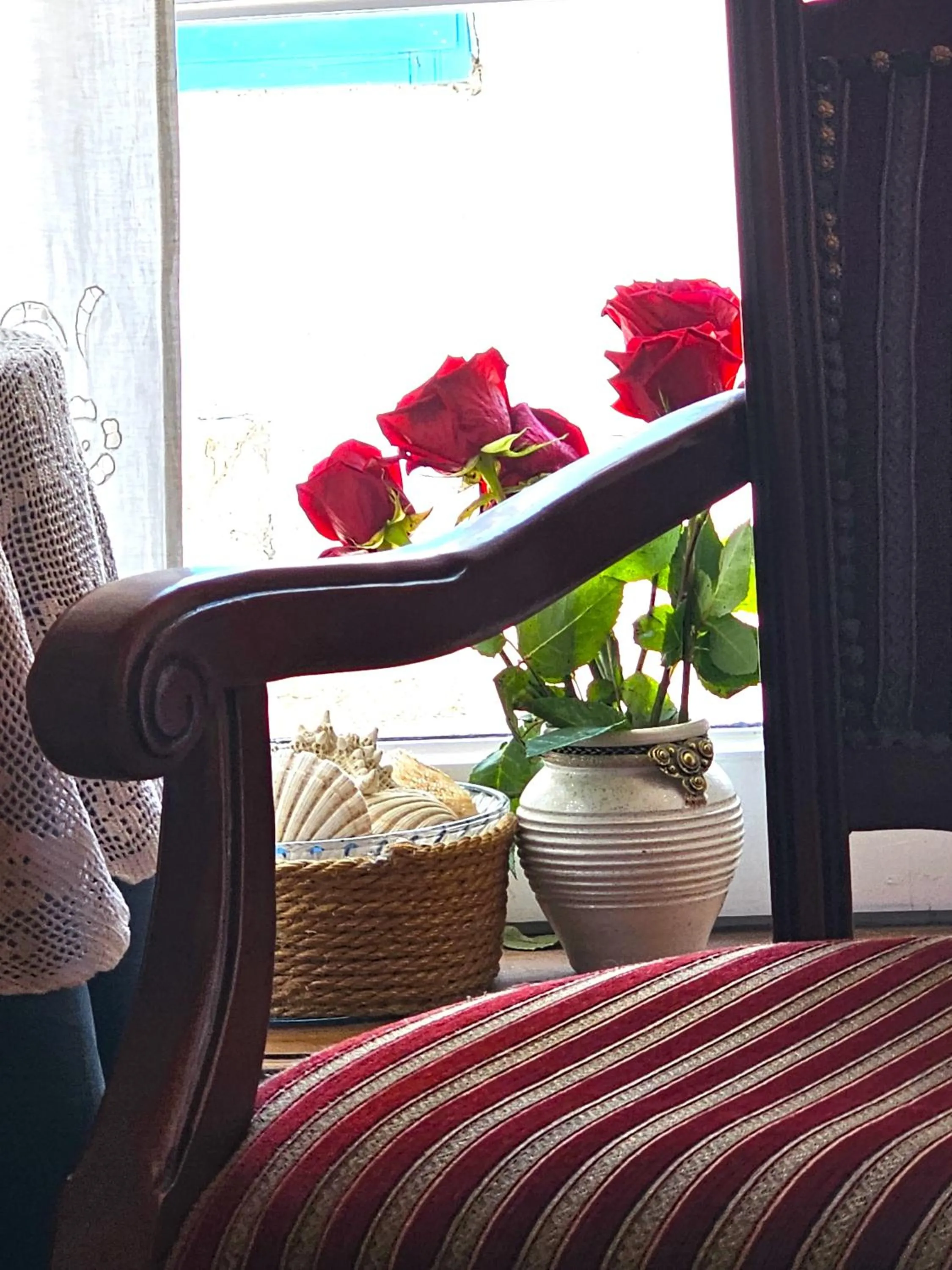 Decorative detail in Kirki Hydra