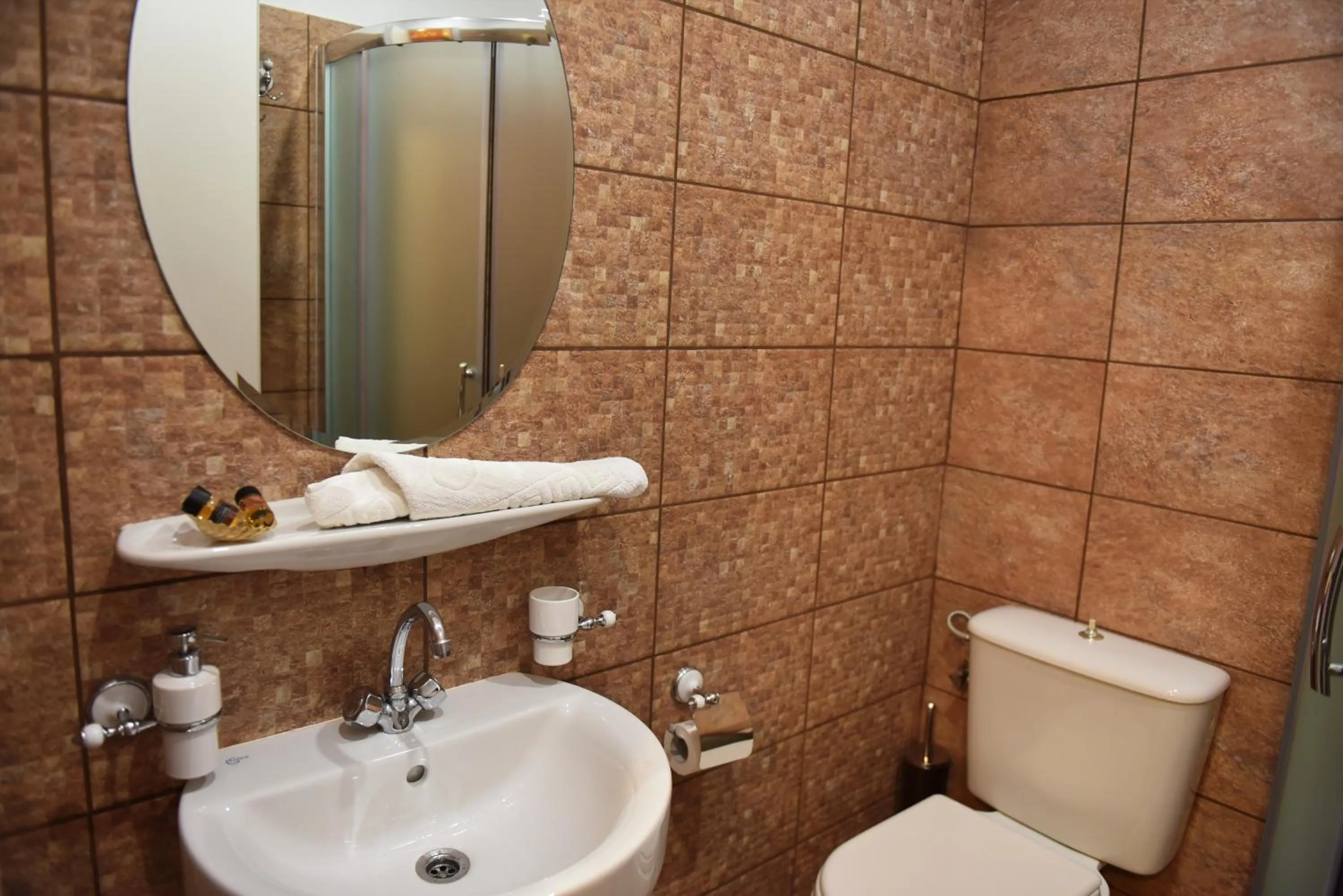 Shower in Kirki Hydra