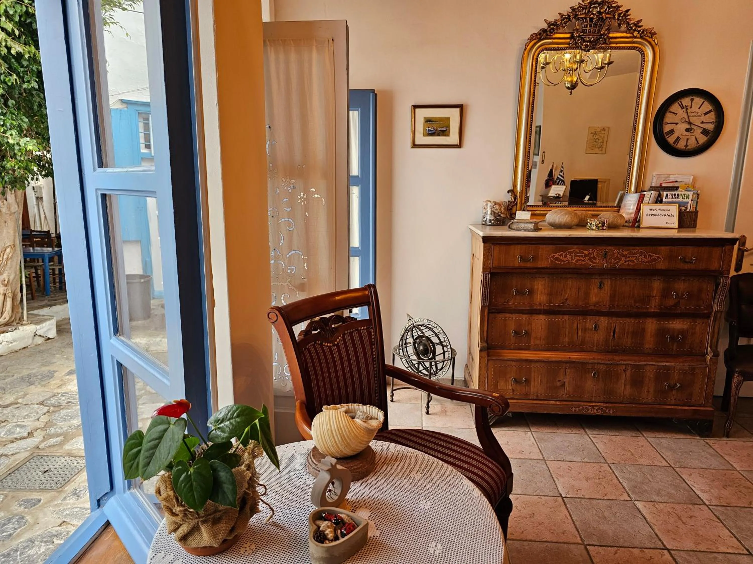 Facade/entrance in Kirki Hydra