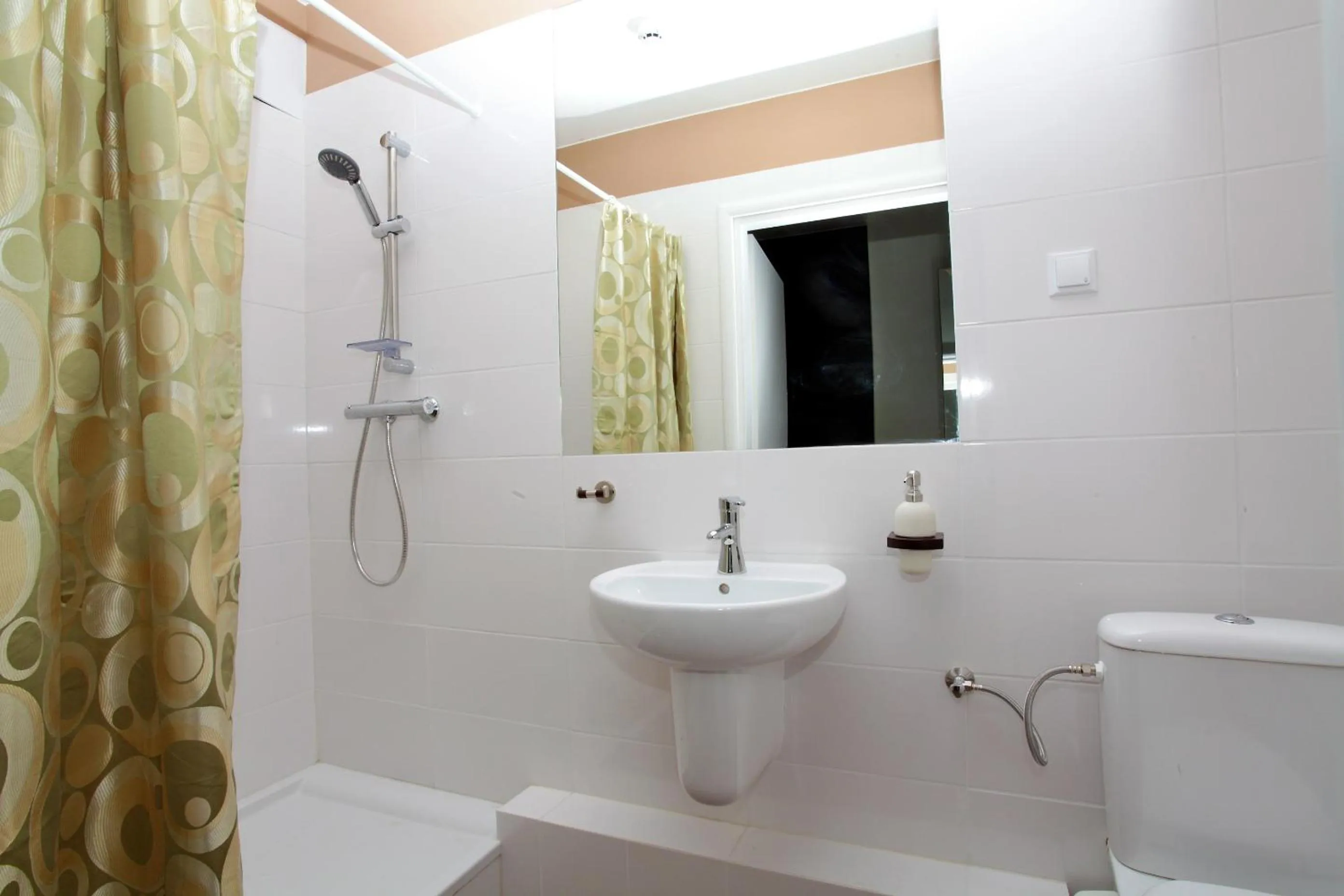 Bathroom in Grampa's Hostel