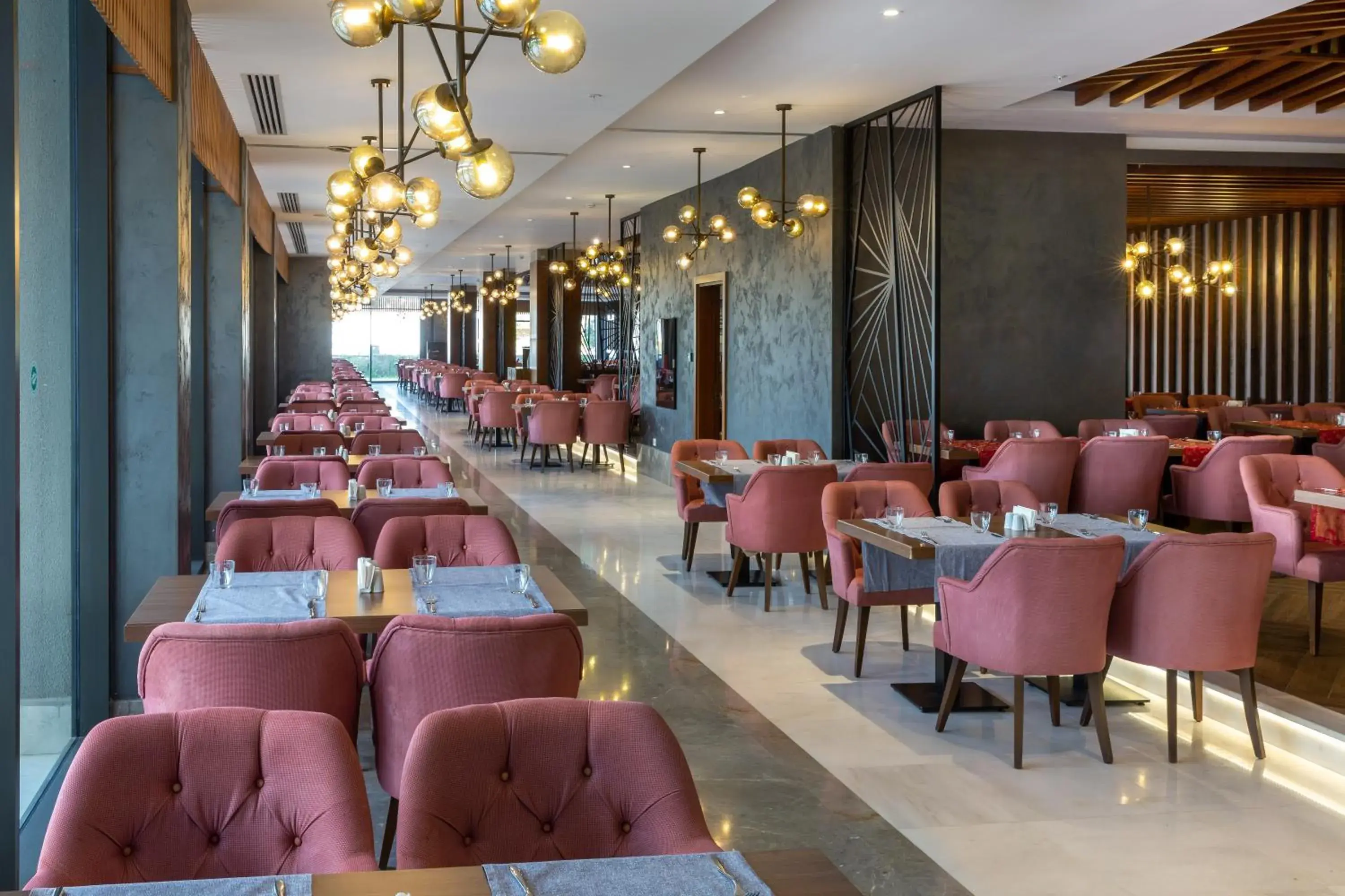 Restaurant/places to eat in Greenwood Suites Resort Restaurant/places to eat in Greenwood Suites Resort