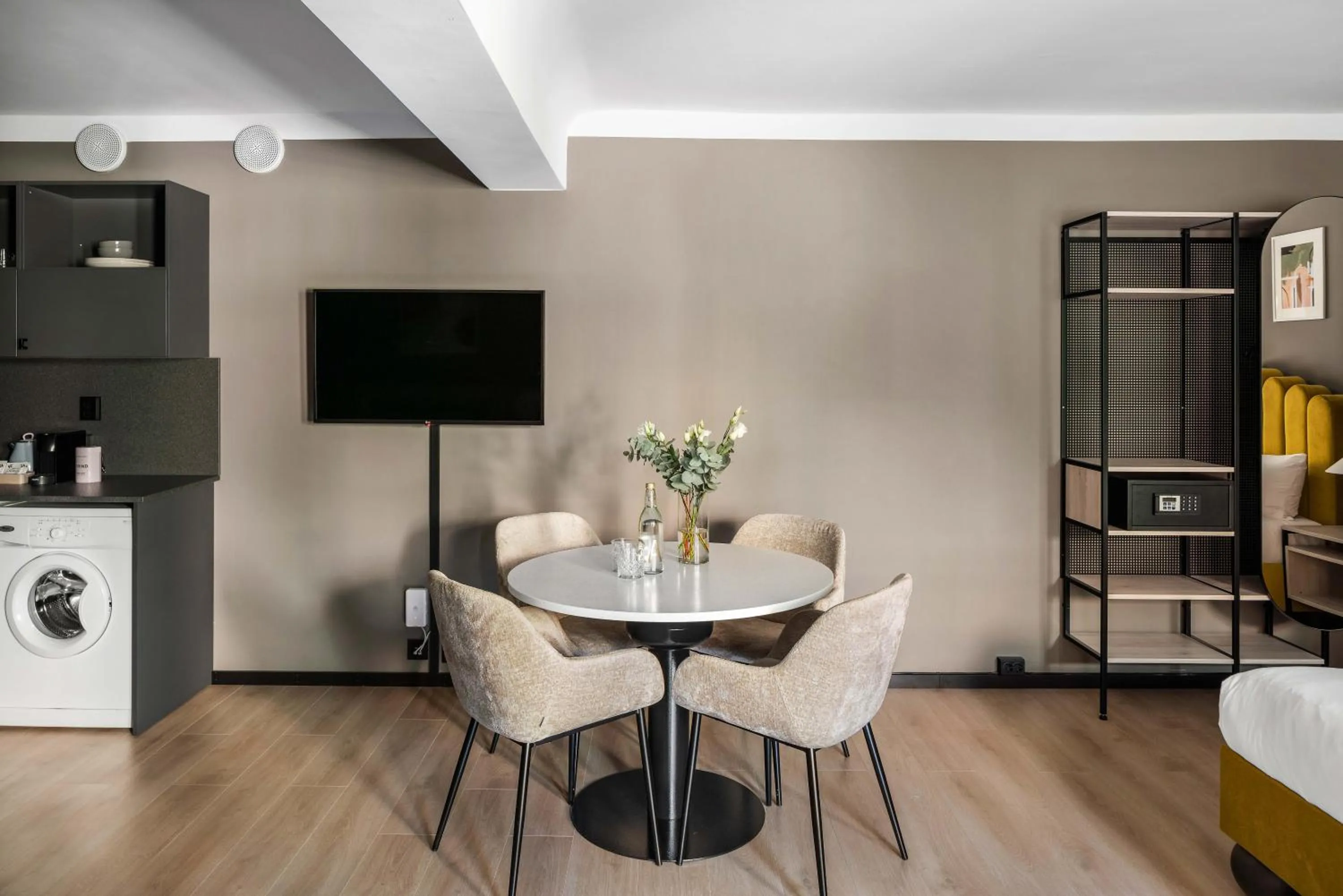 Dining area in Numa I Hallen Apartments