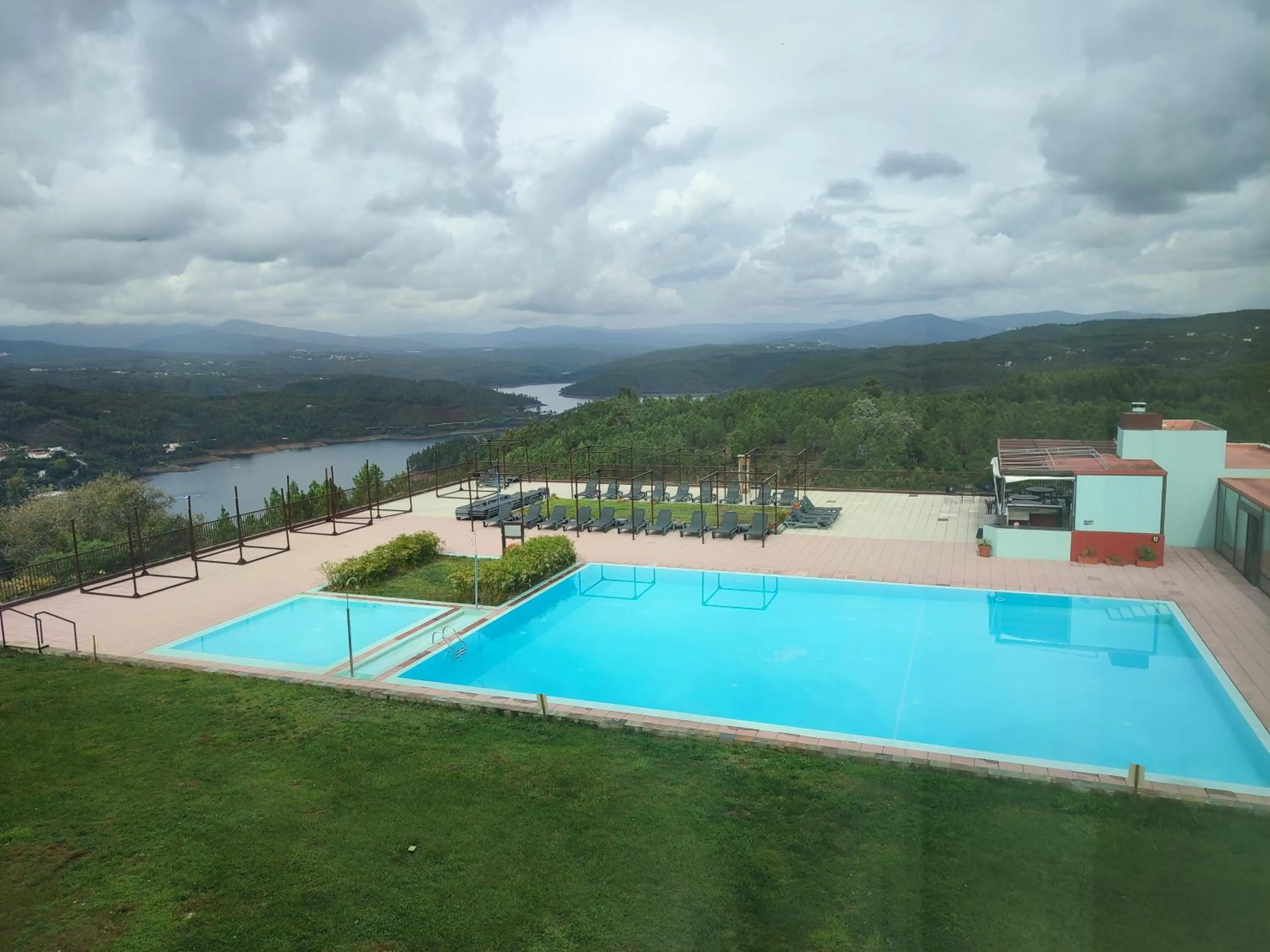 Swimming pool in Hotel Da Montanha