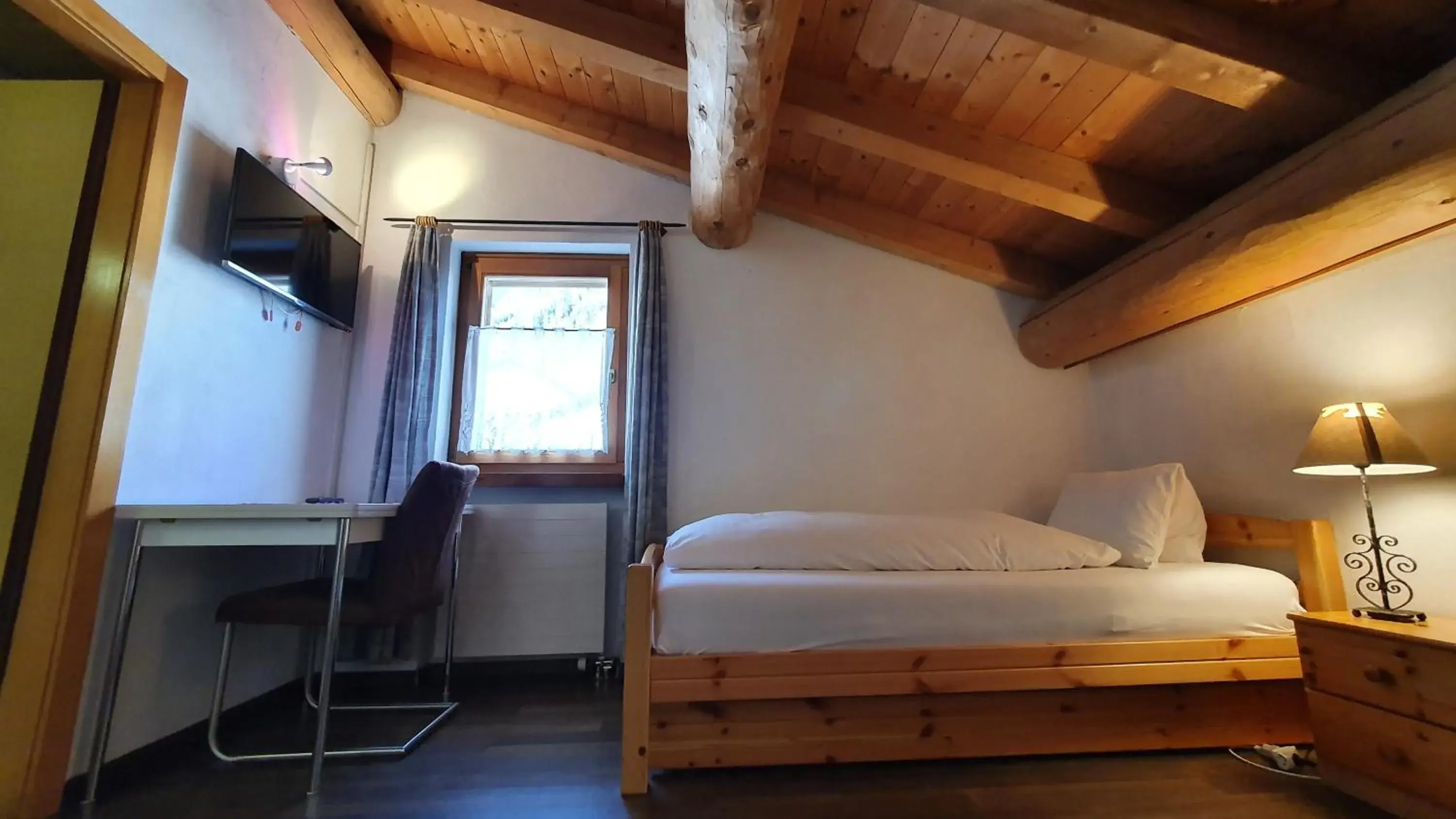 Single Room in Hotel Suretta Single Room in Hotel Suretta