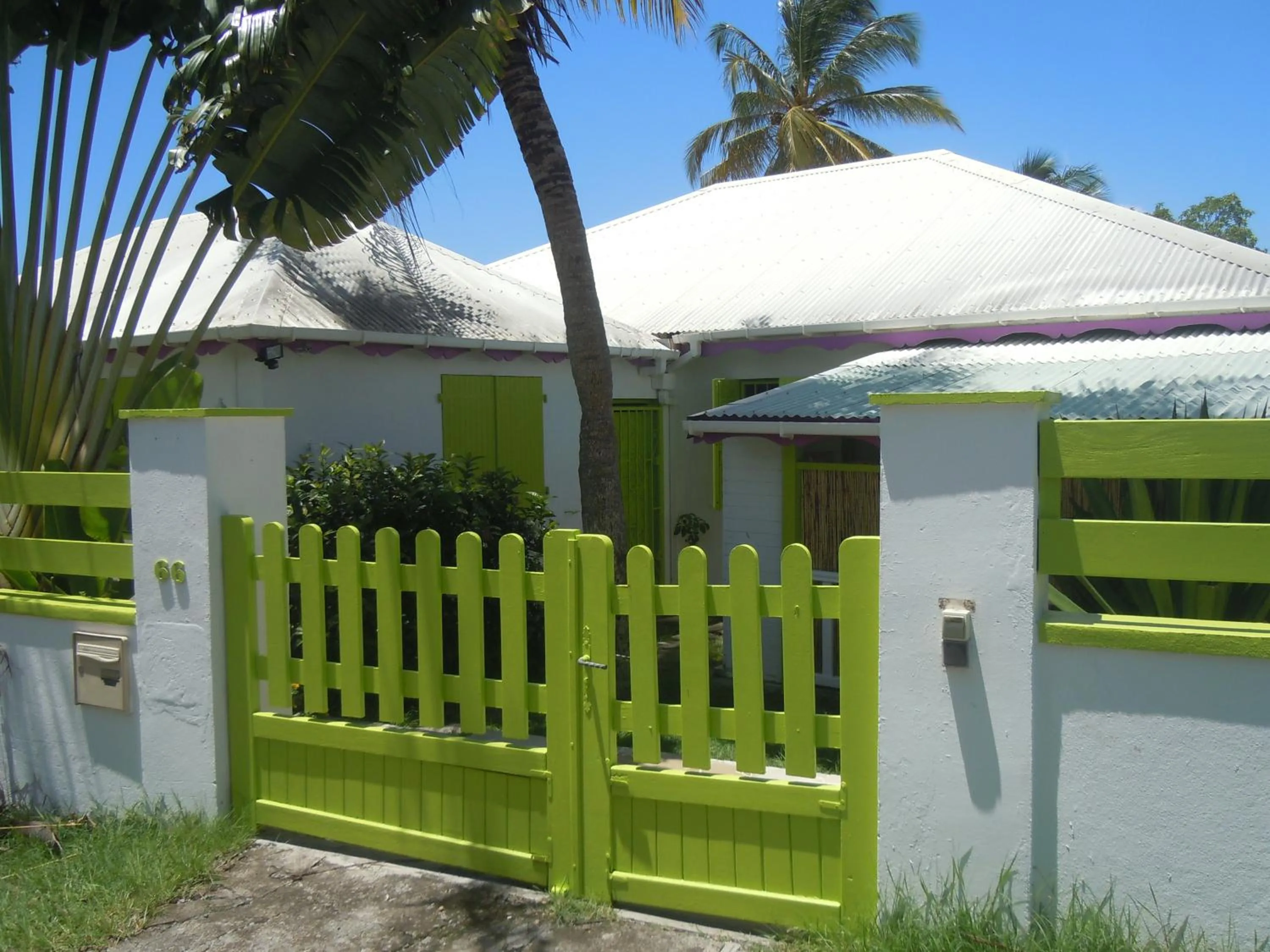 Facade/entrance in Logisrev