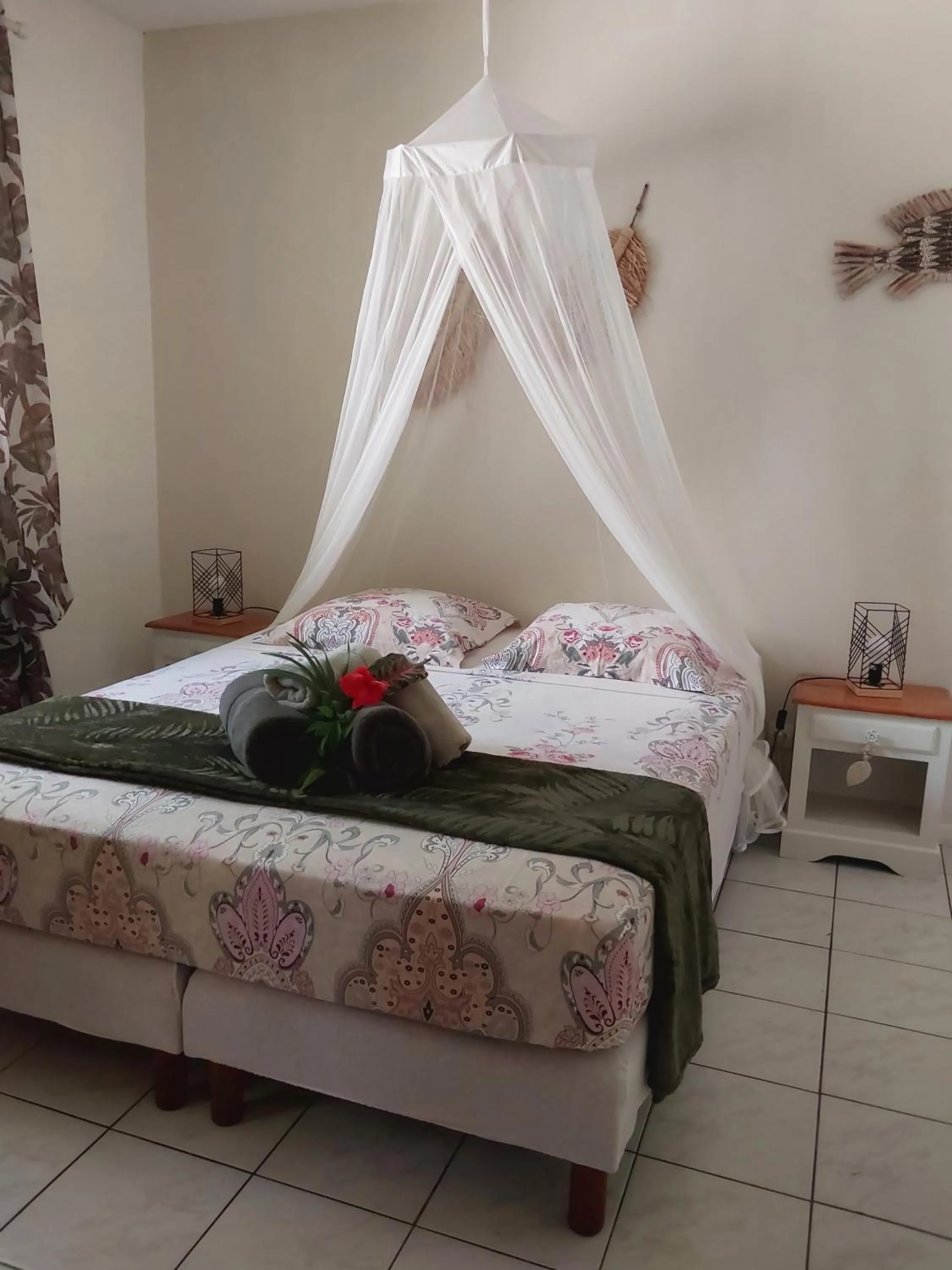 Bedroom, Bed in Logisrev