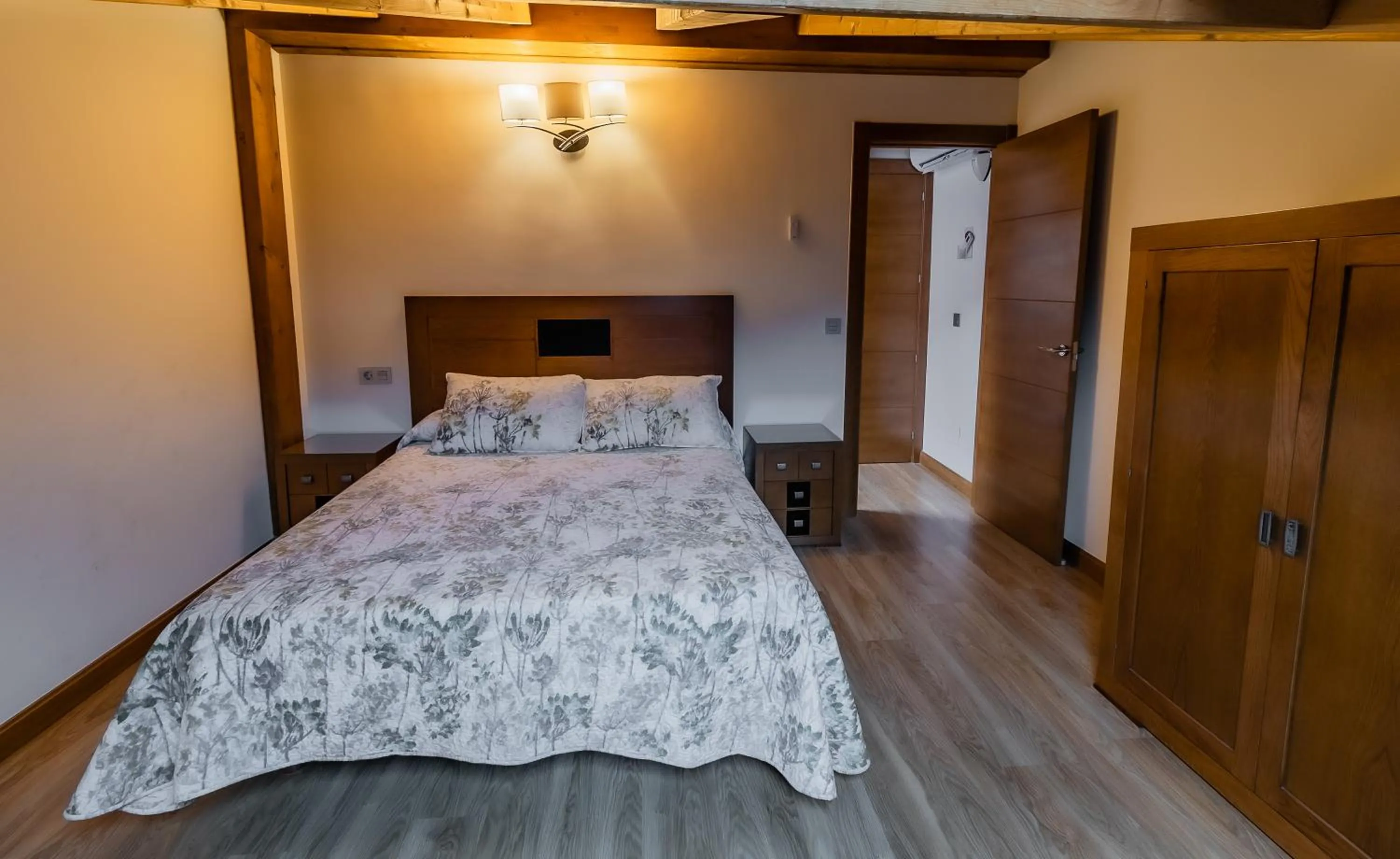 Bedroom, Bed in Apartamentos & casas rurales Santo Domingo de Silos