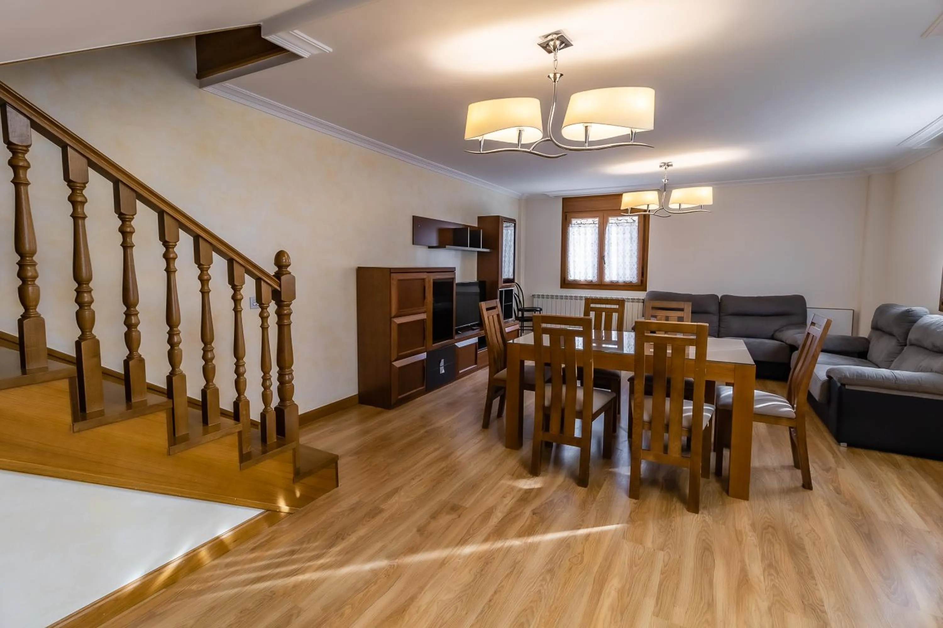 Photo of the whole room in Apartamentos & casas rurales Santo Domingo de Silos