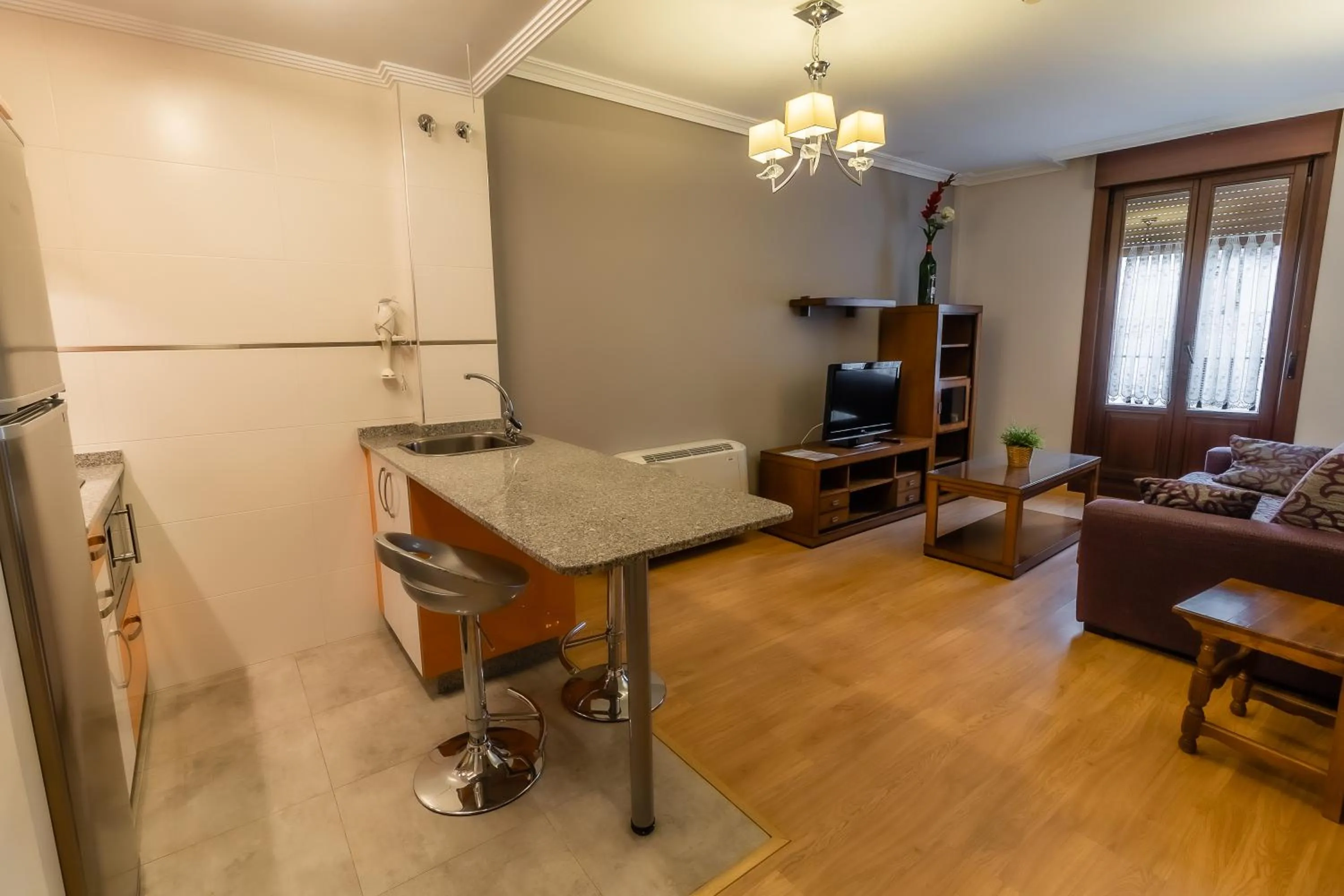 Photo of the whole room in Apartamentos & casas rurales Santo Domingo de Silos