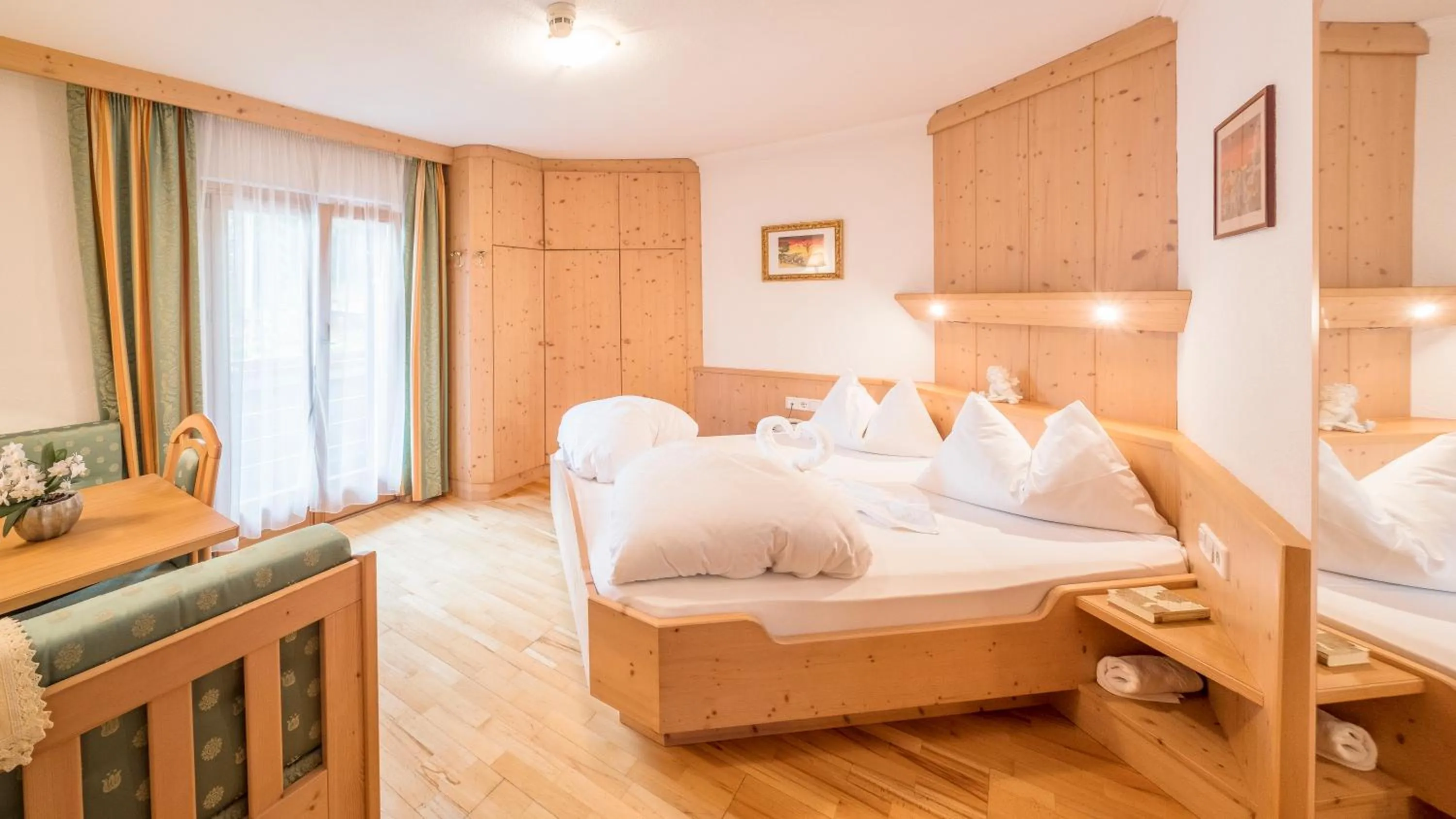 Photo of the whole room, Bed in Hotel Serena