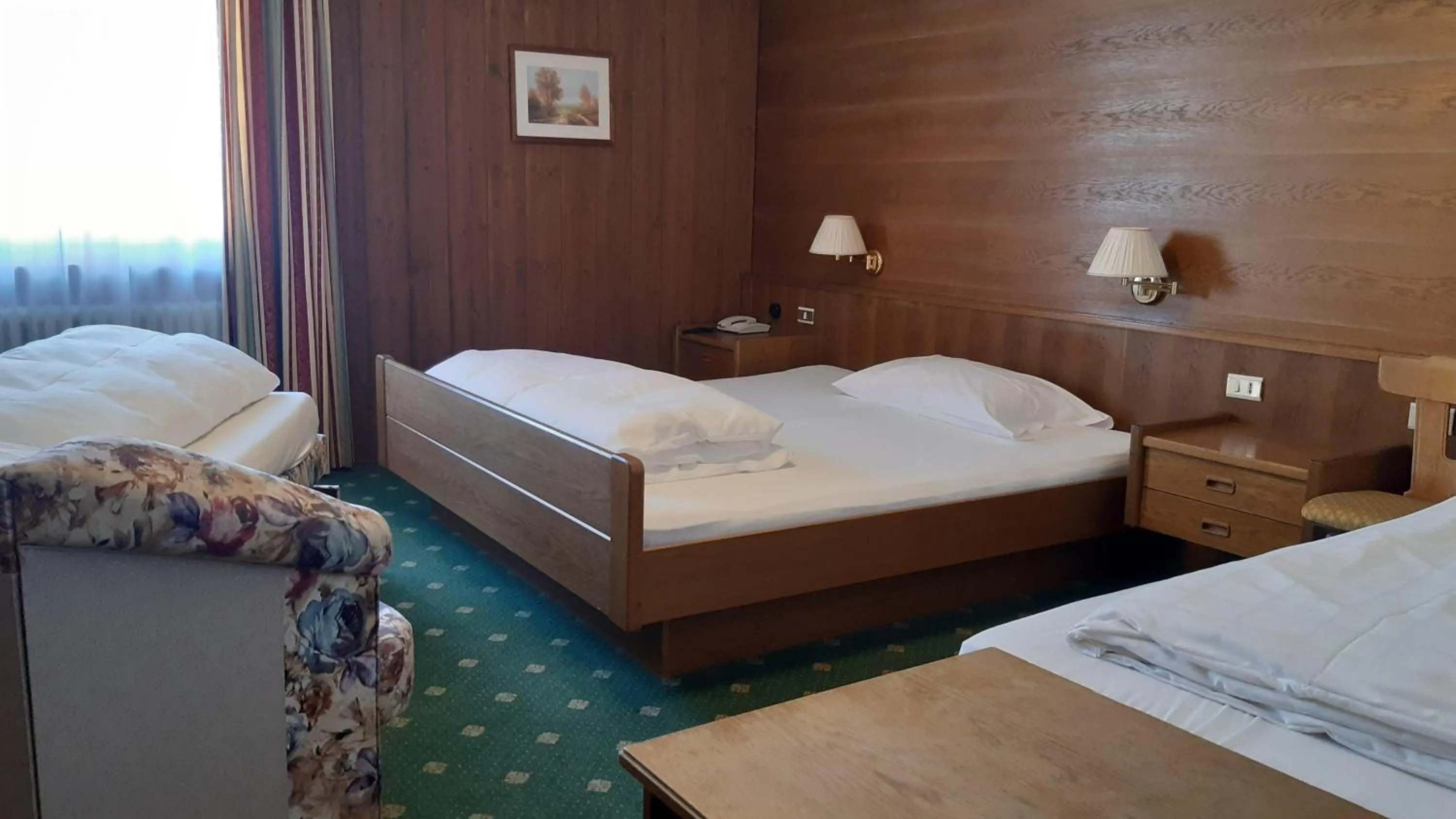 Photo of the whole room, Bed in Hotel Serena