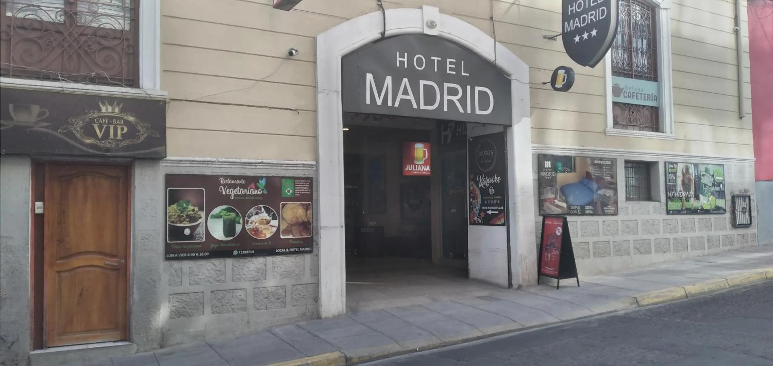 Facade/entrance in Hotel Madrid