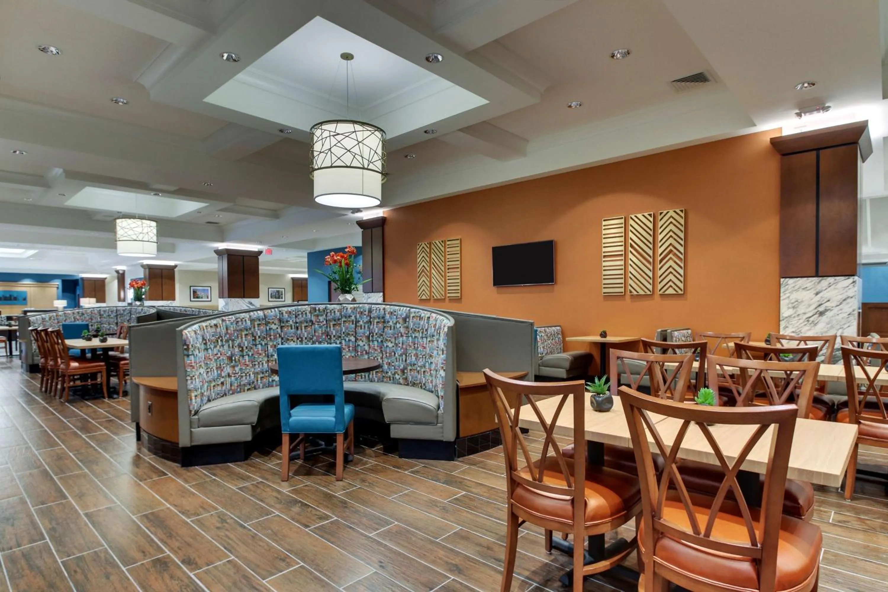 Restaurant/places to eat in Drury Plaza Hotel Richmond