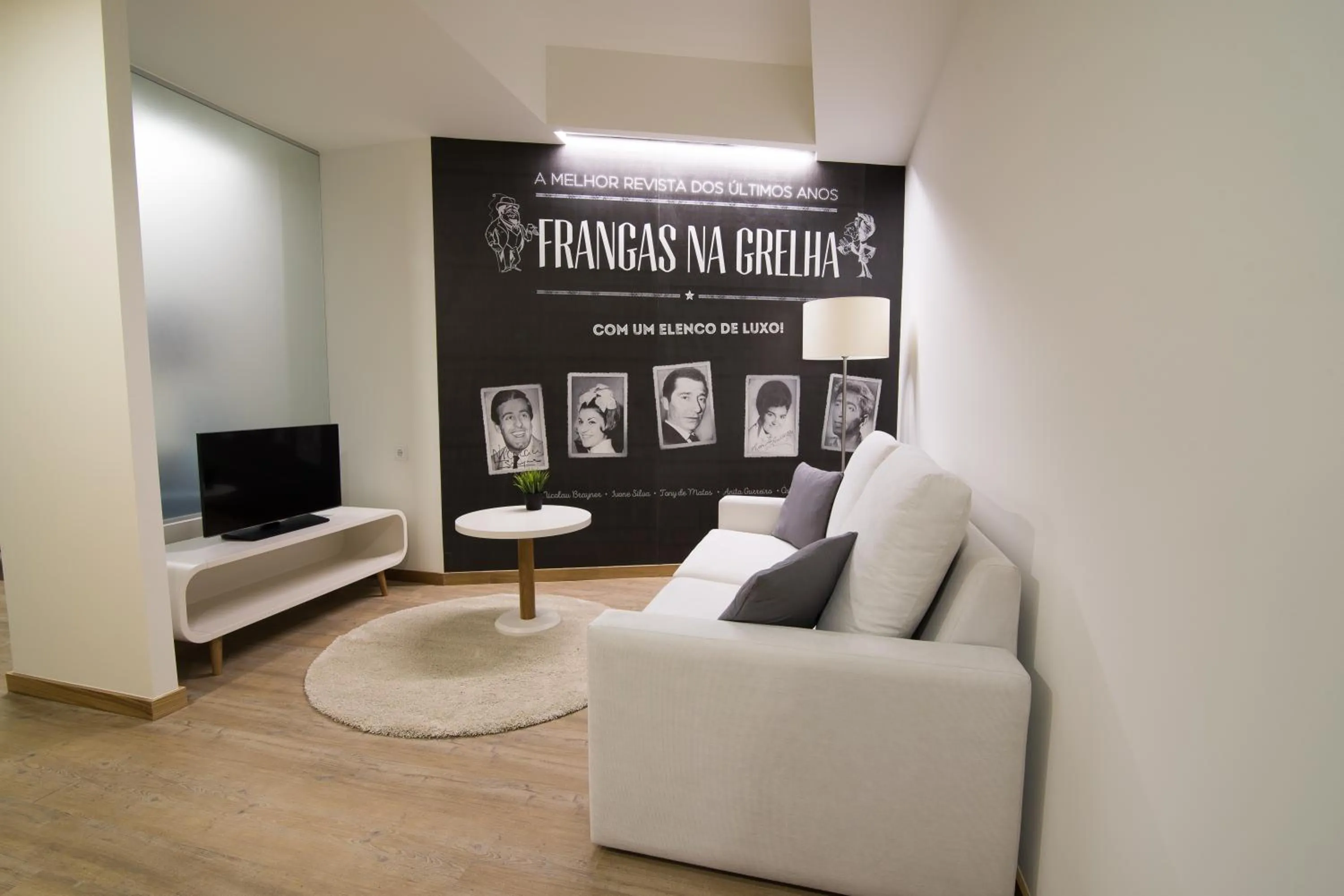 TV and multimedia in Porto Coliseum Hotel