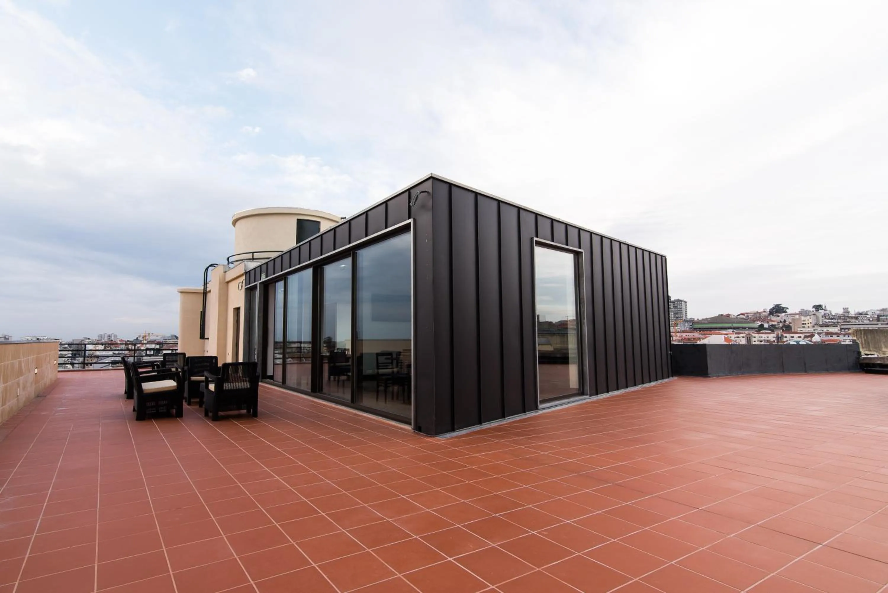 Restaurant/places to eat in Porto Coliseum Hotel