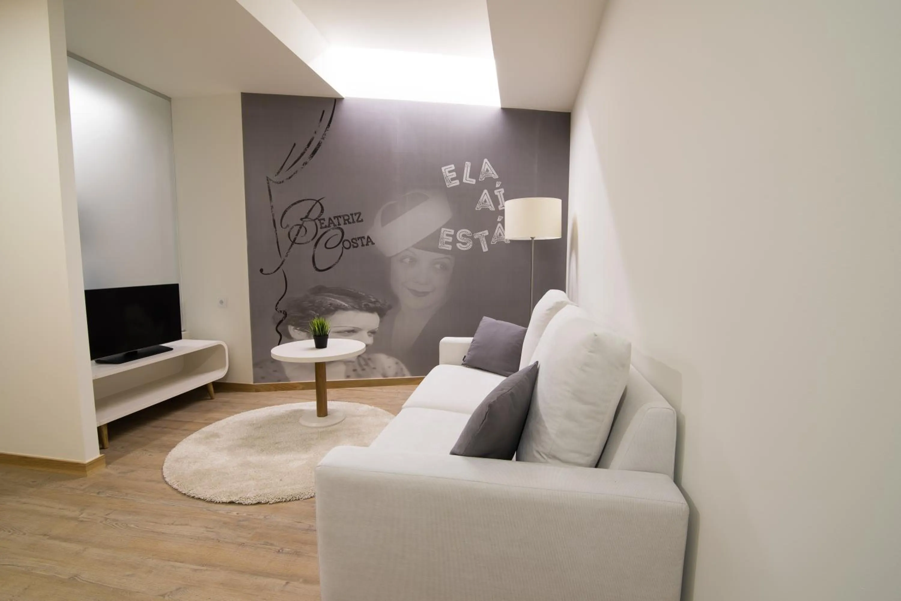 TV and multimedia in Porto Coliseum Hotel