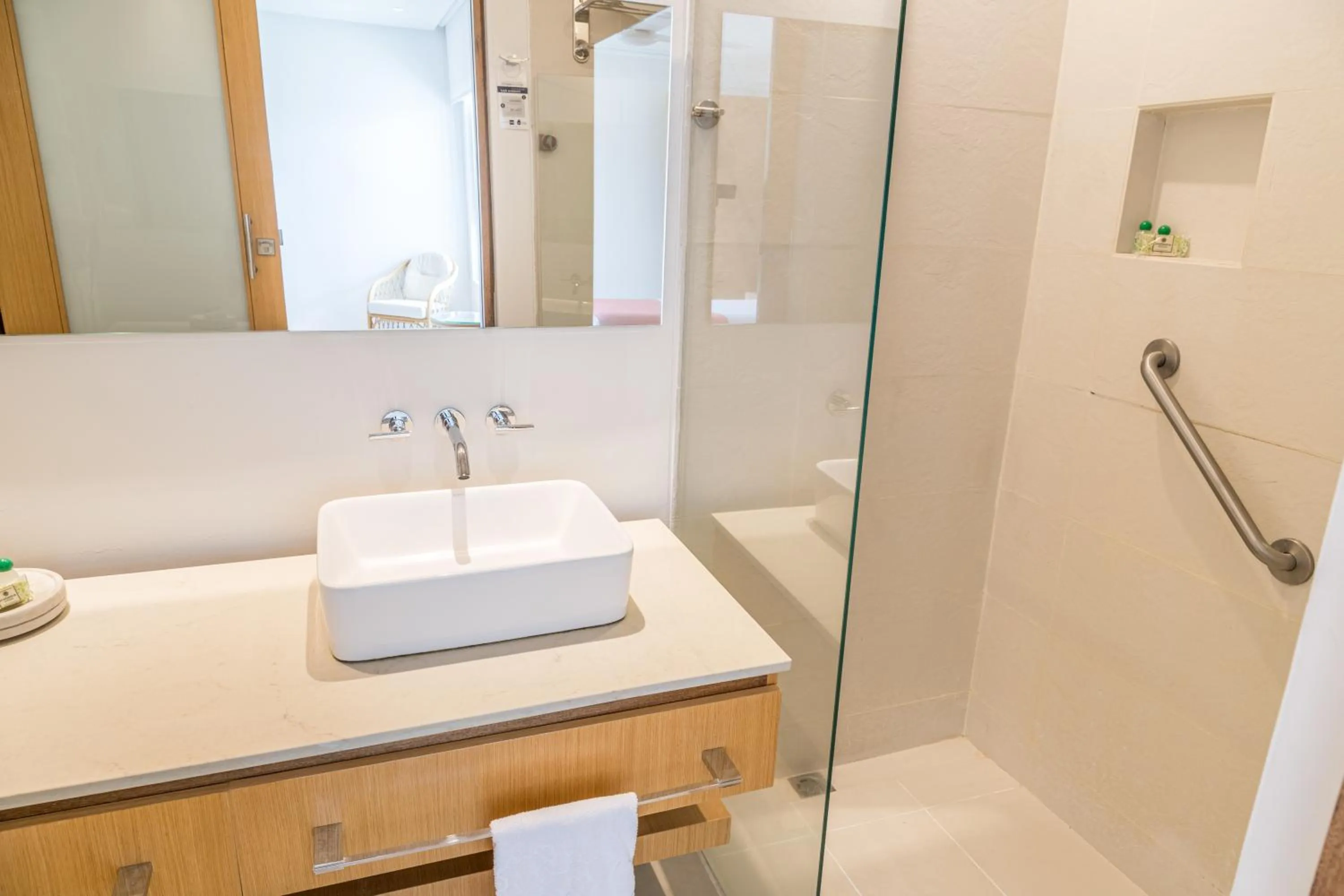 Shower in Hotel Irotama Reservado