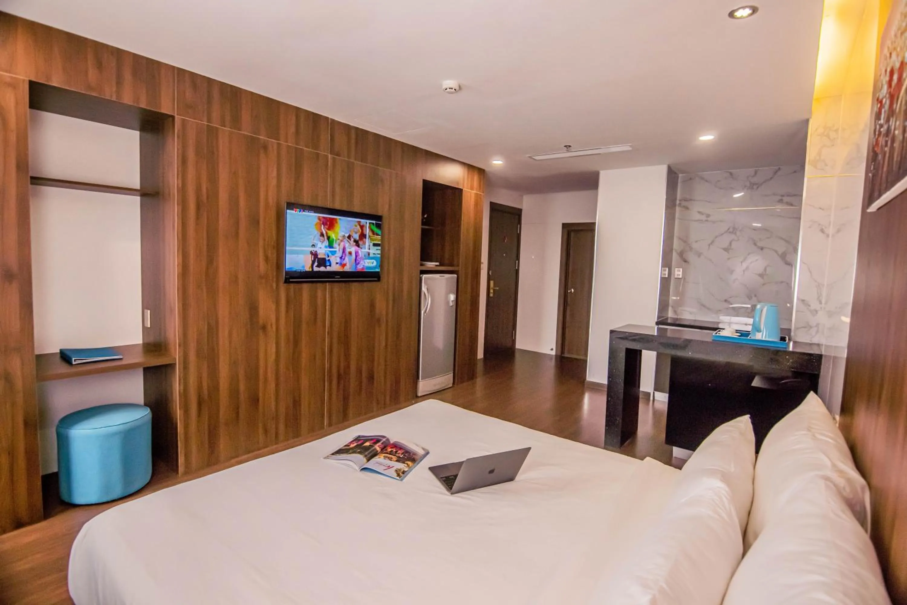 Bed in Gold Central Hotel by Haviland