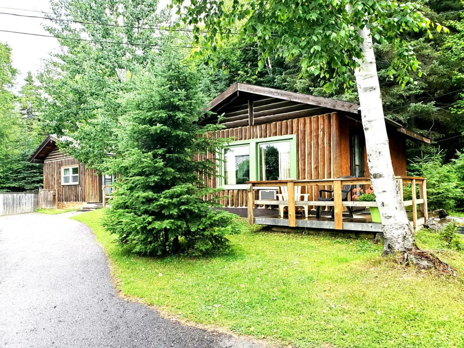 High Falls Motel & Cabins