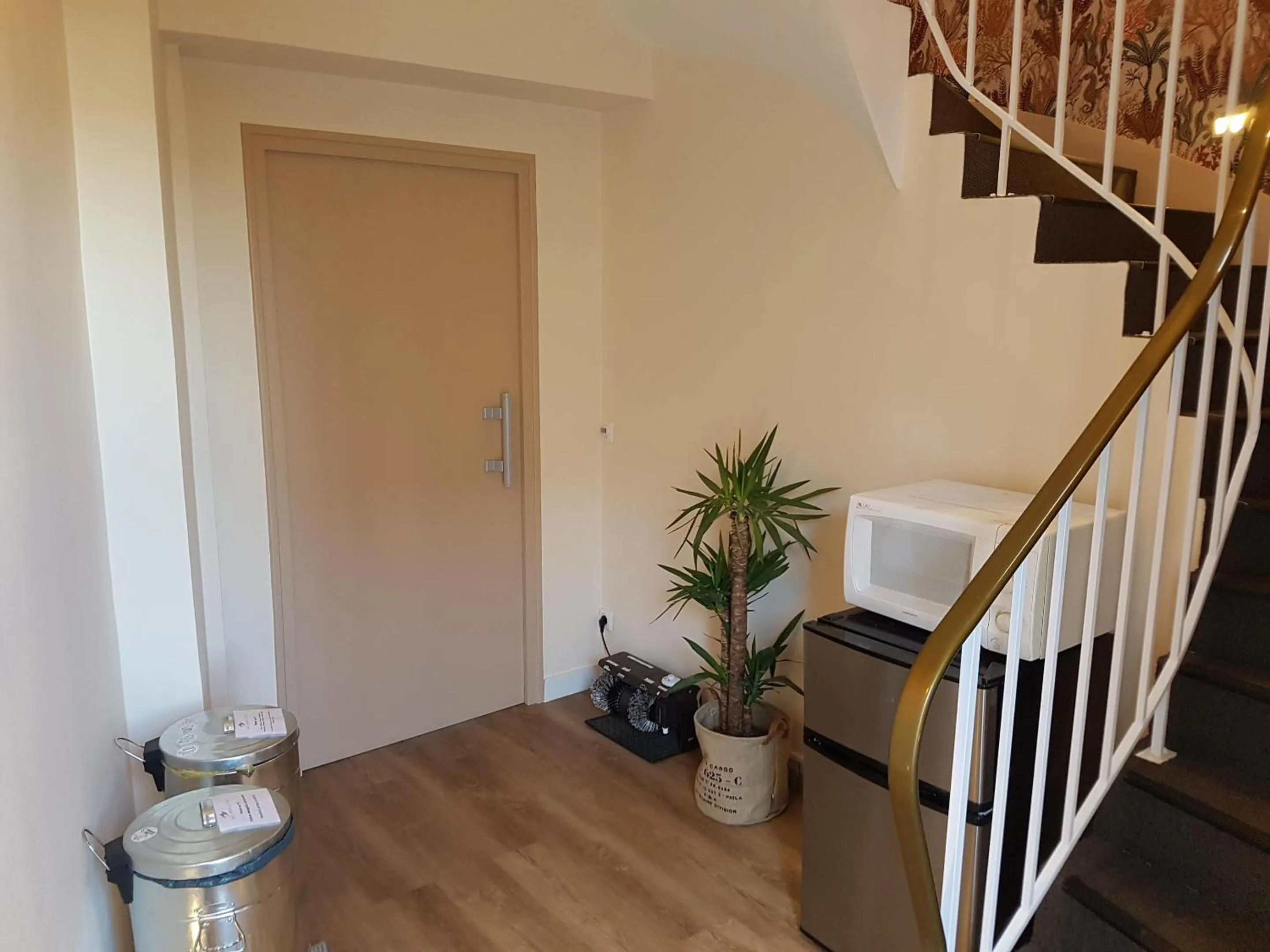 minibar in Les Chants d'Ailes - Hôtel Face Mer