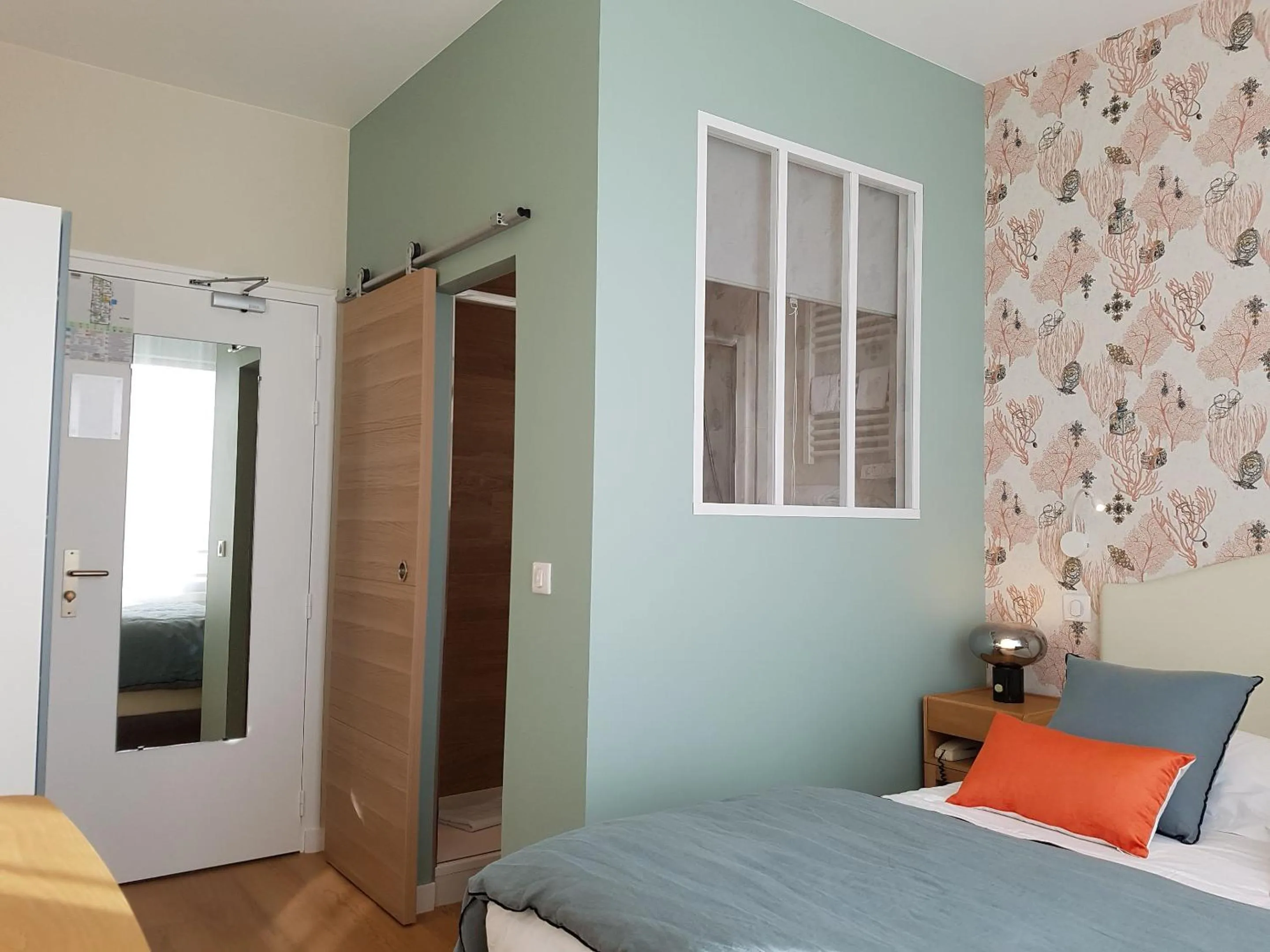 Bed in Les Chants d'Ailes - Hôtel Face Mer