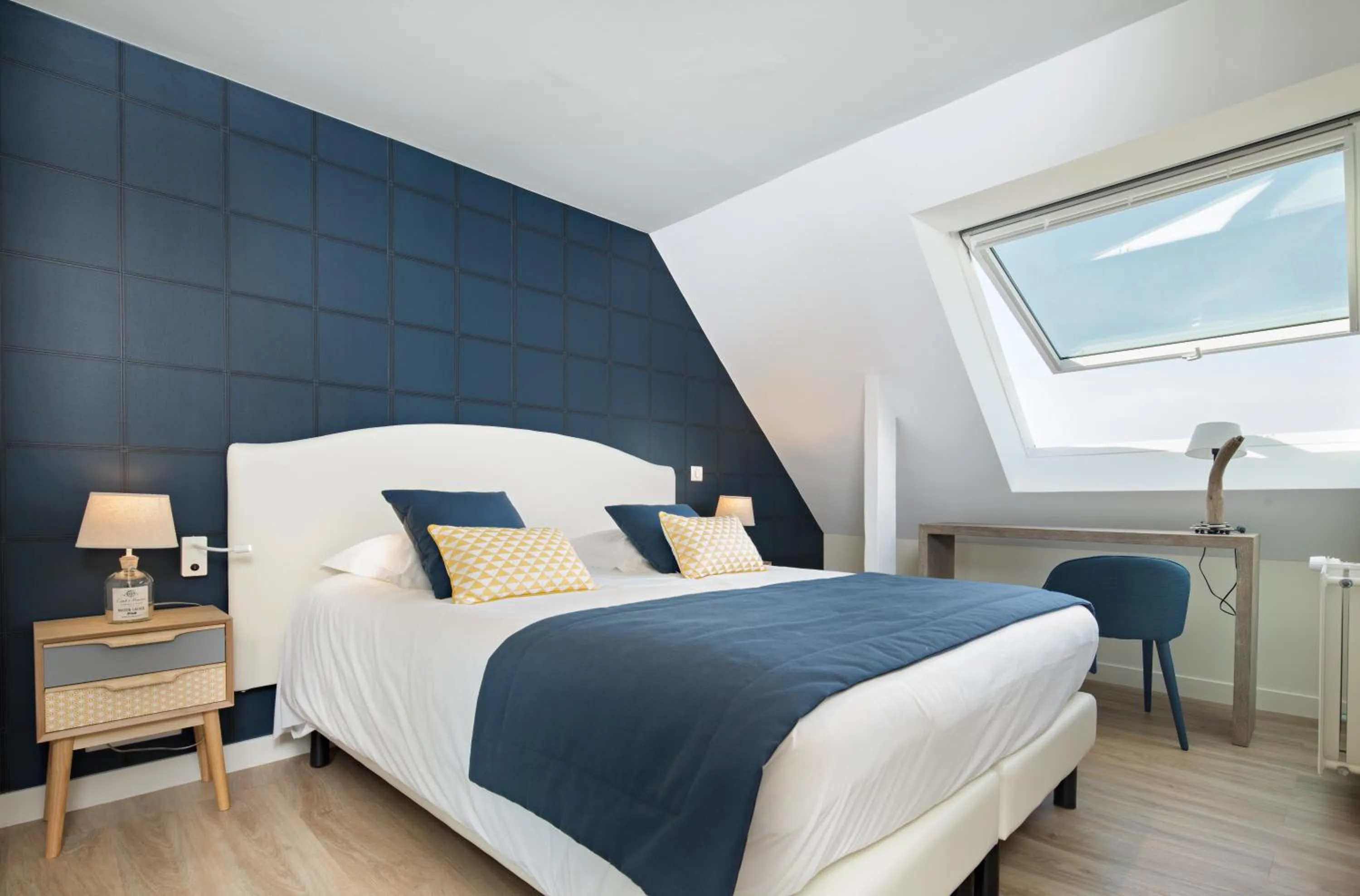 Bed in Les Chants d'Ailes - Hôtel Face Mer