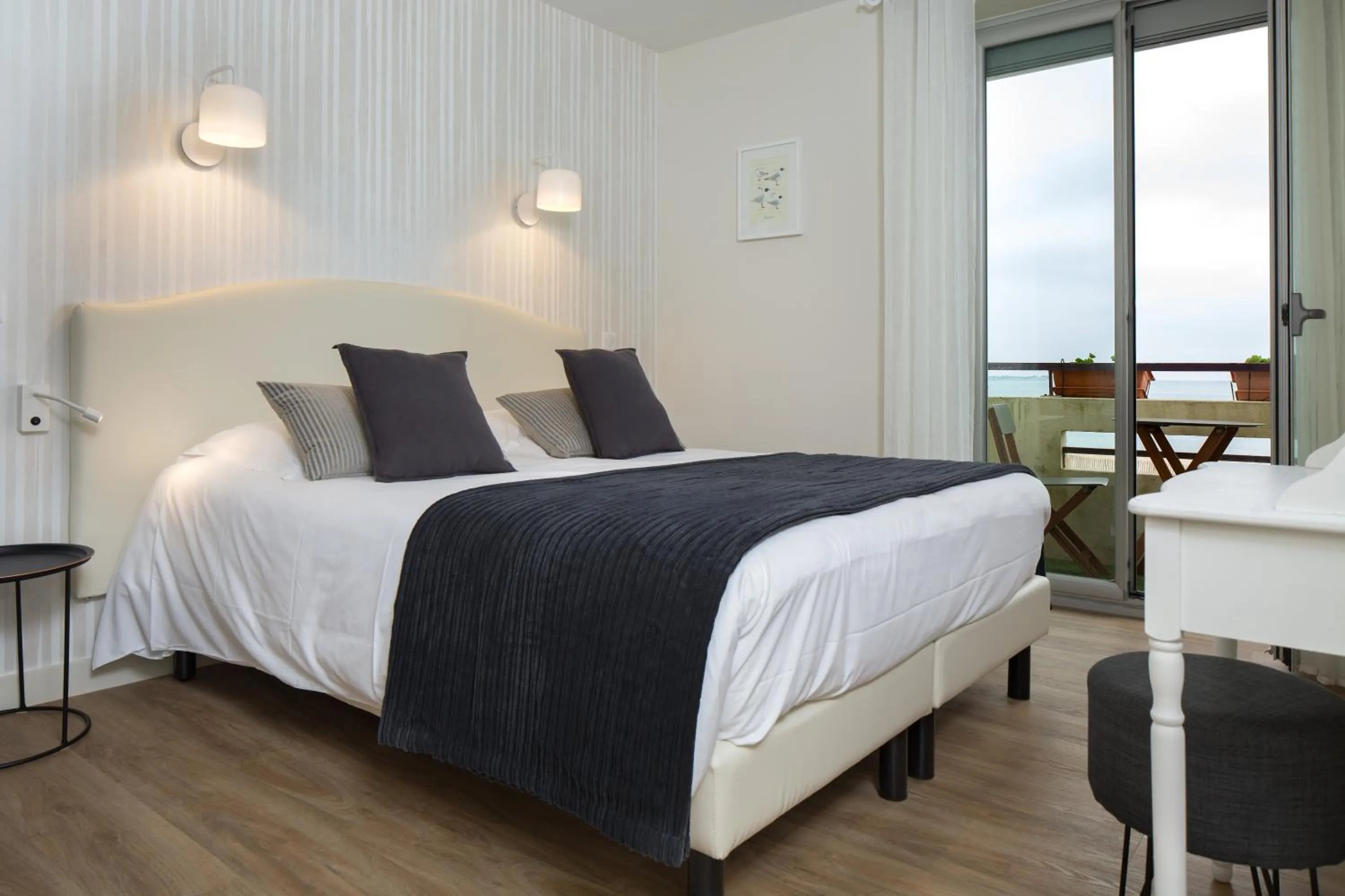 Bed in Les Chants d'Ailes - Hôtel Face Mer