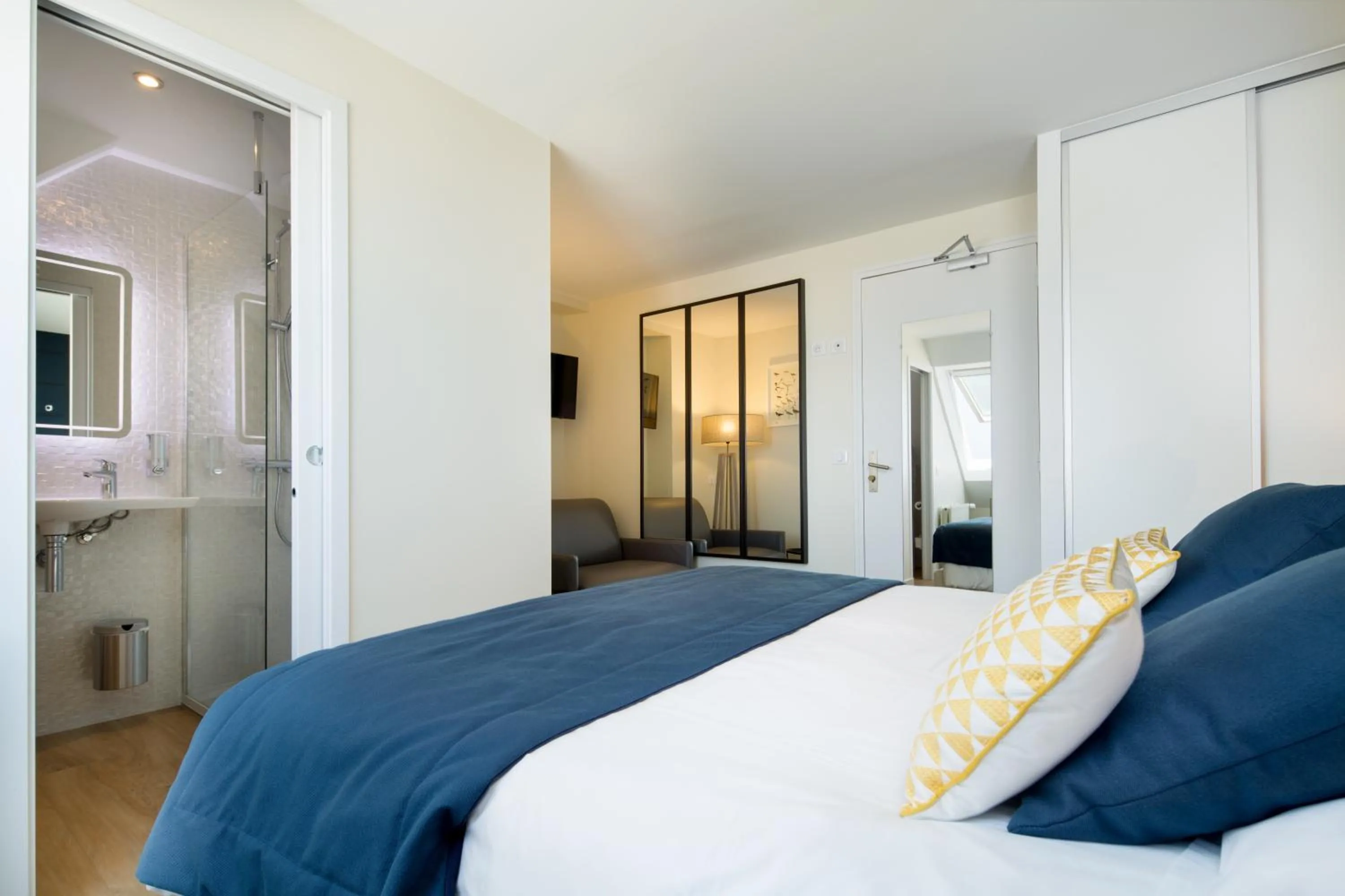 Bed in Les Chants d'Ailes - Hôtel Face Mer