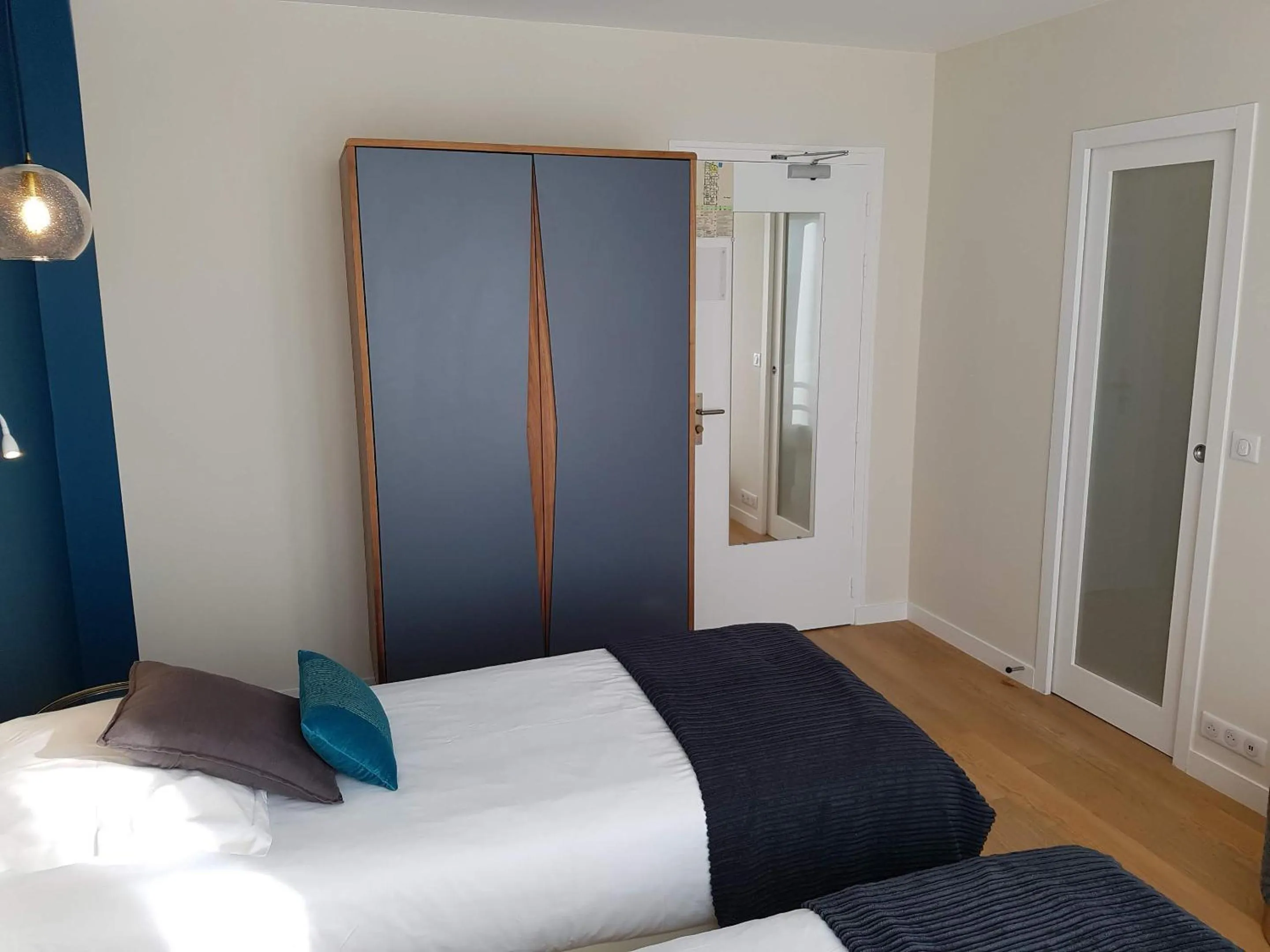 Bed in Les Chants d'Ailes - Hôtel Face Mer