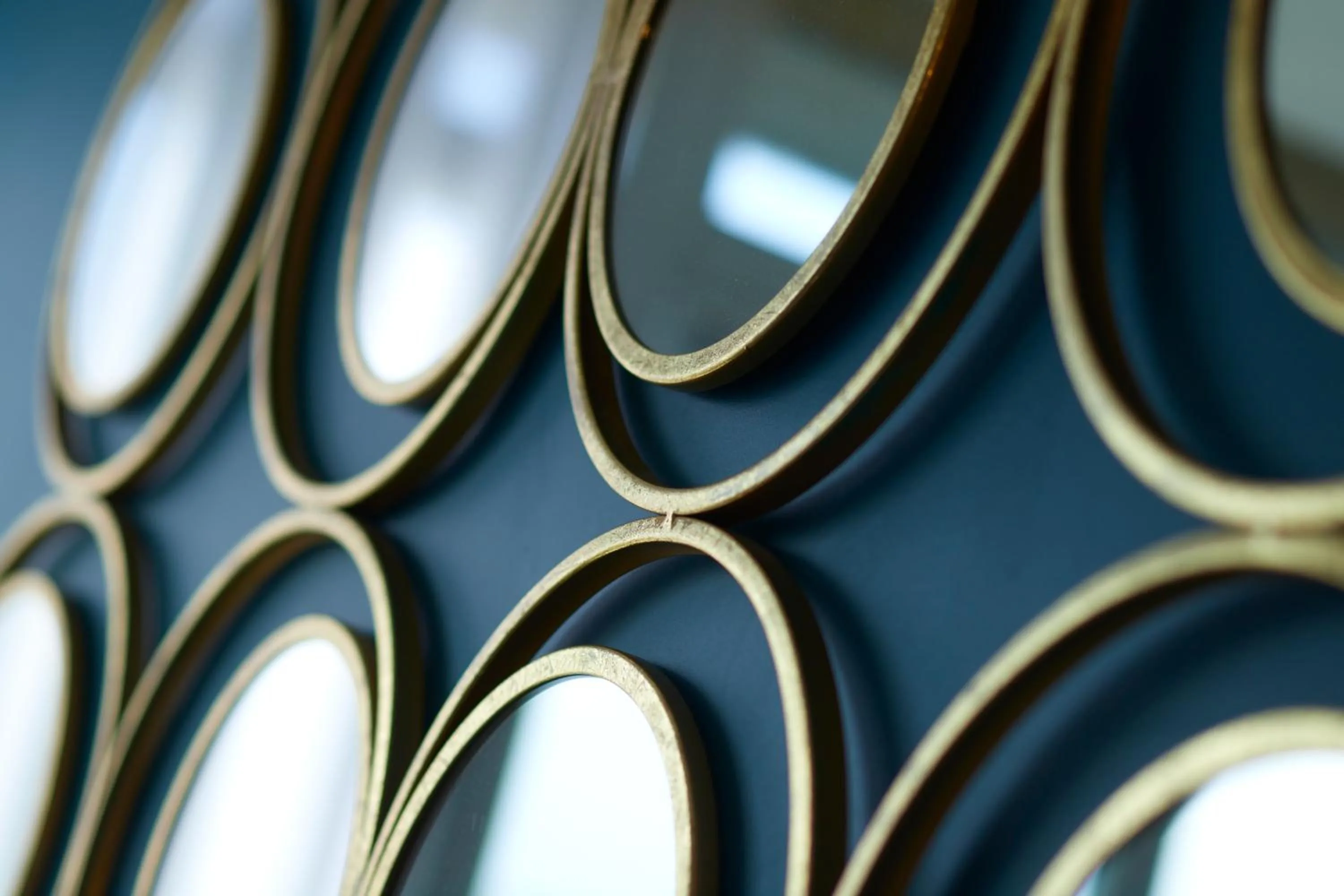 Decorative detail in Les Chants d'Ailes - Hôtel Face Mer