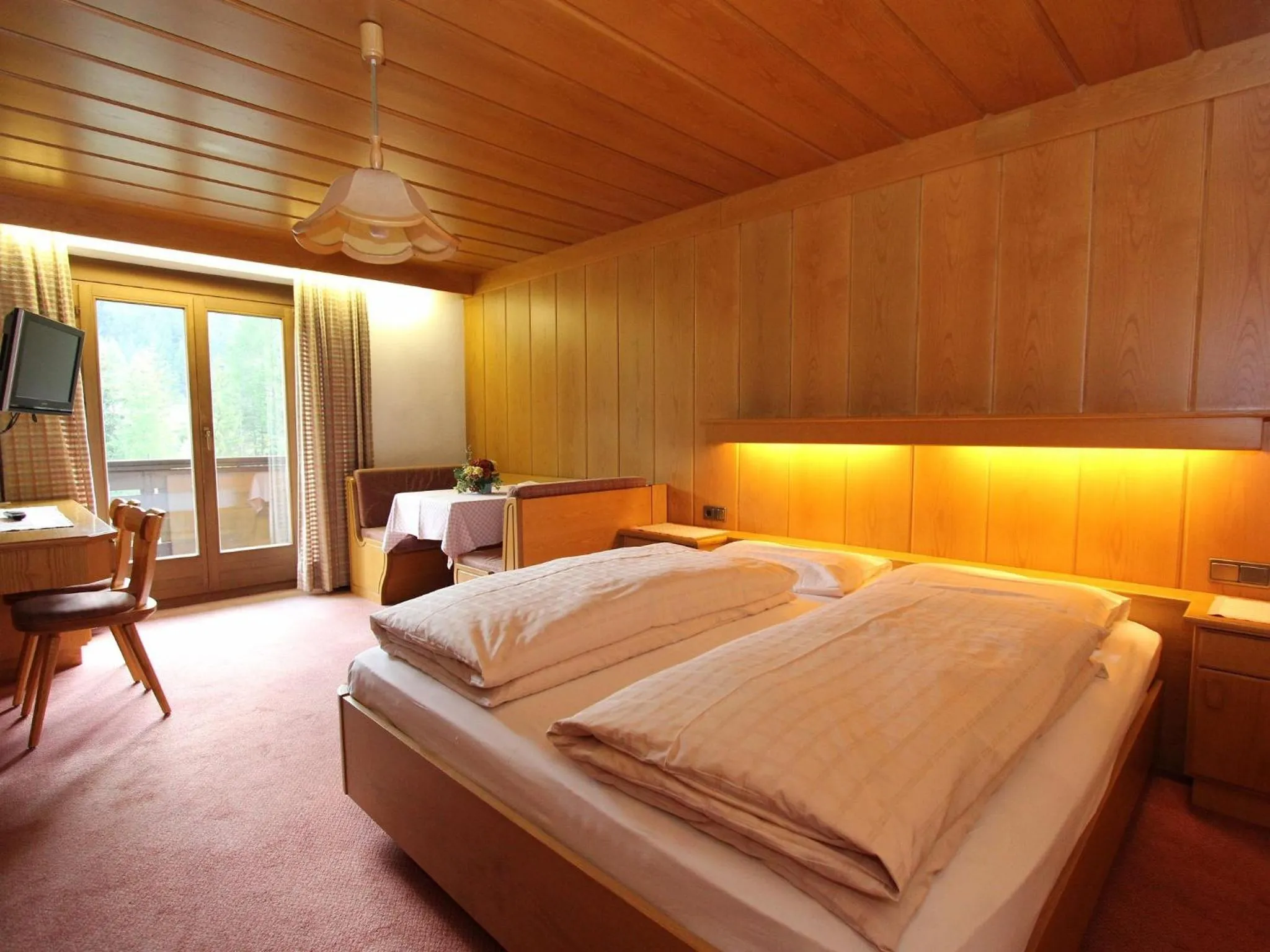 Photo of the whole room, Bed in Residence Rottonara