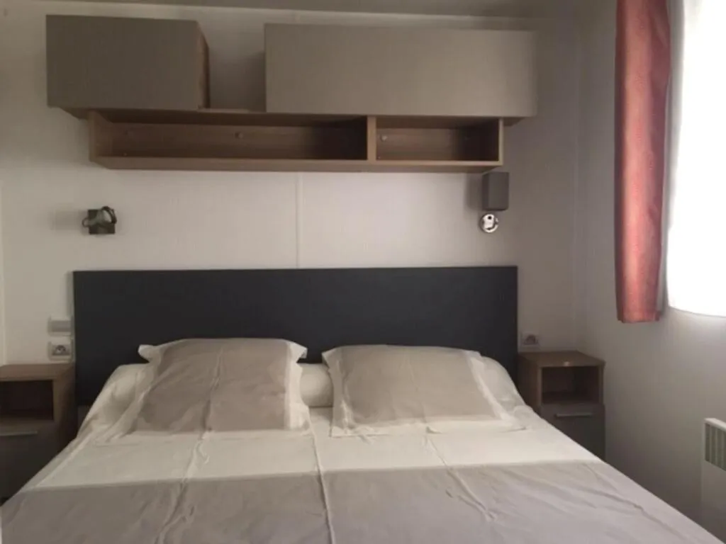 Photo of the whole room, Bed in Domaine de Labelo