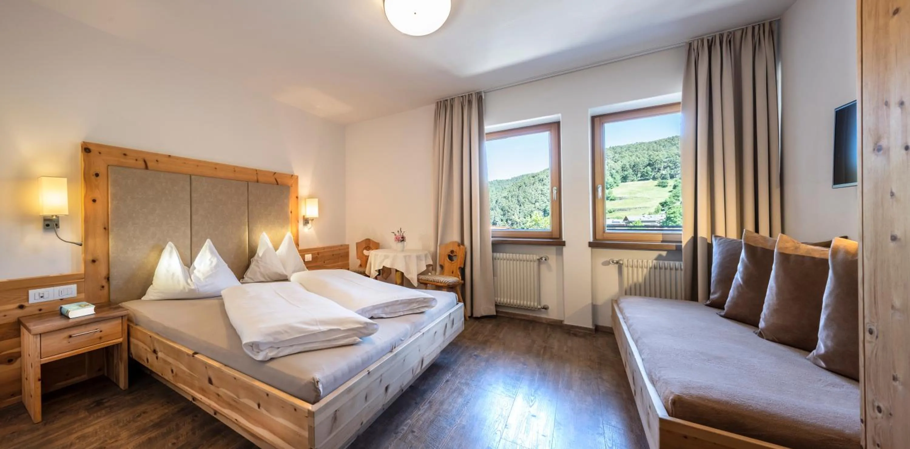 Photo of the whole room, Bed in Martina Breakfast Lodge