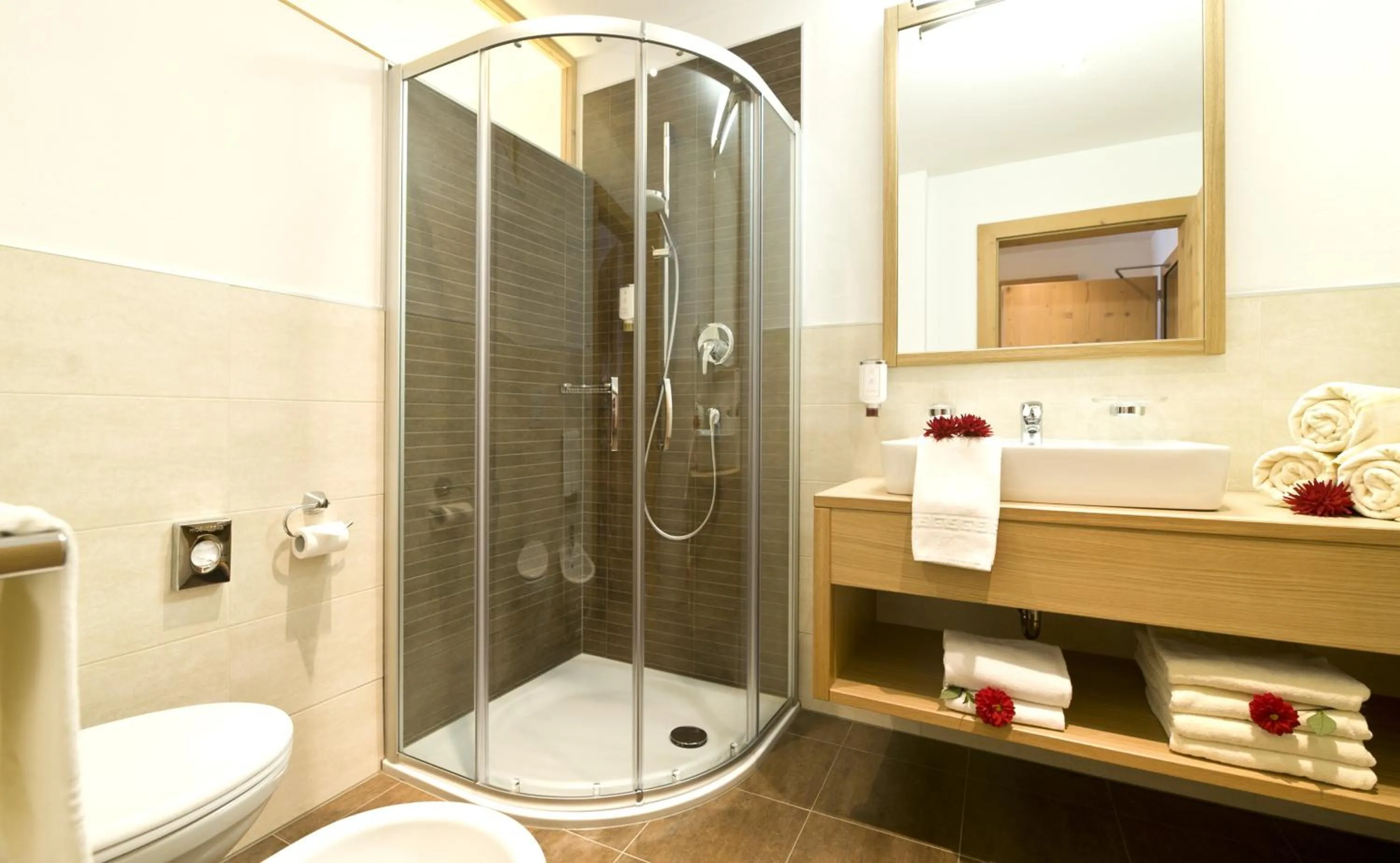 Shower in Martina Breakfast Lodge