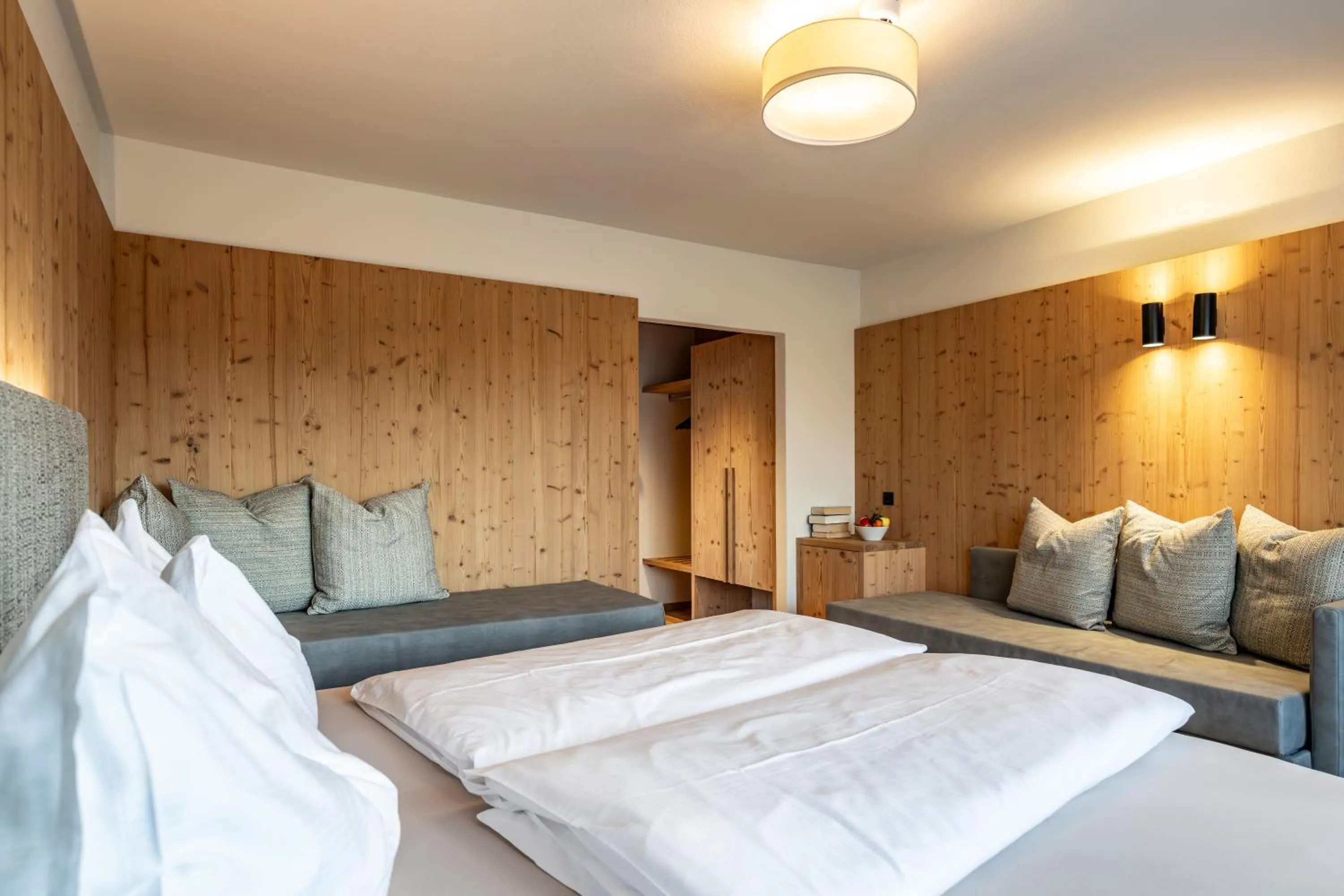 Bedroom, Bed in Martina Breakfast Lodge
