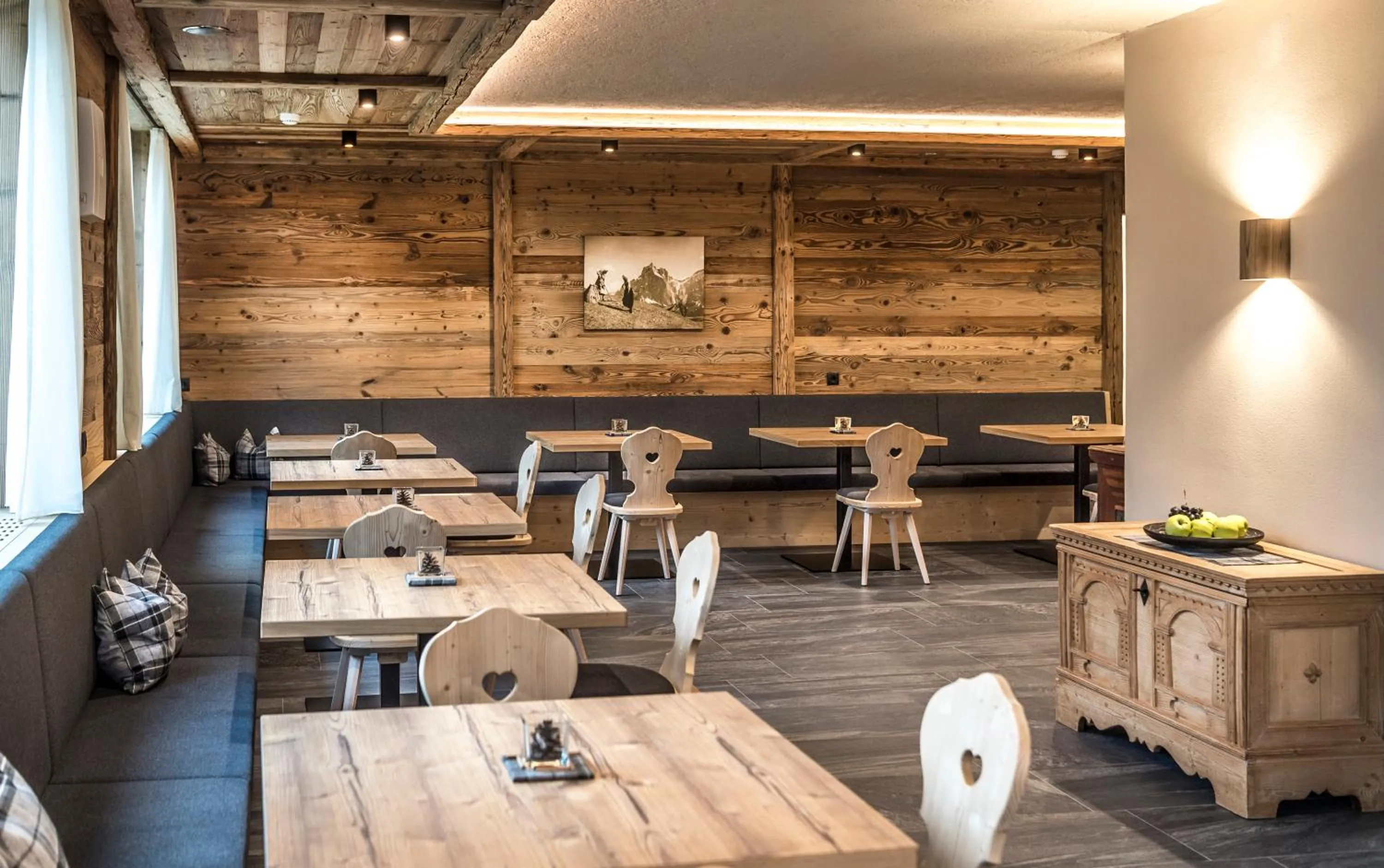Restaurant/places to eat in Martina Breakfast Lodge