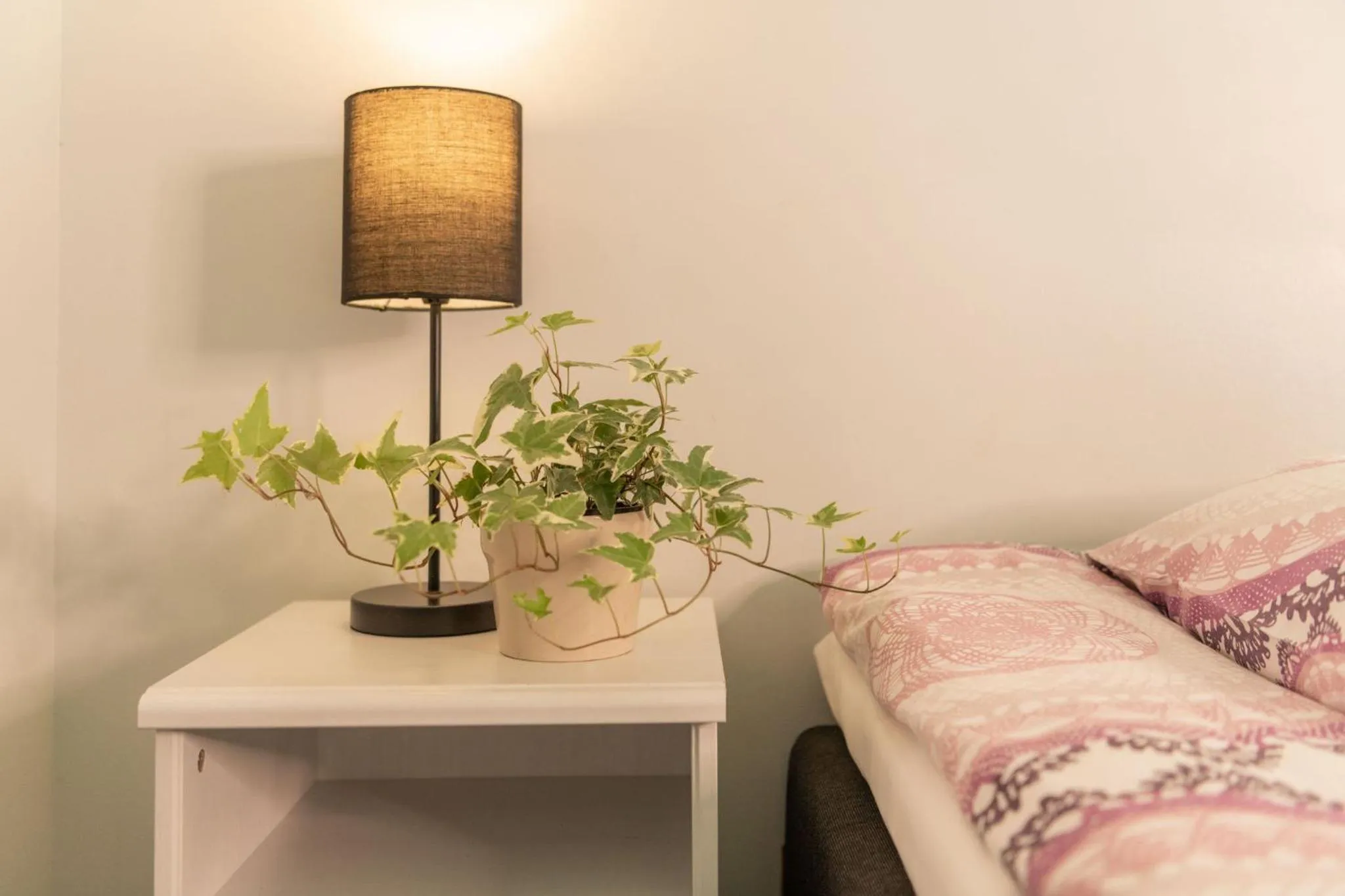 Decorative detail, Bed in Huoneistohotelli Marja