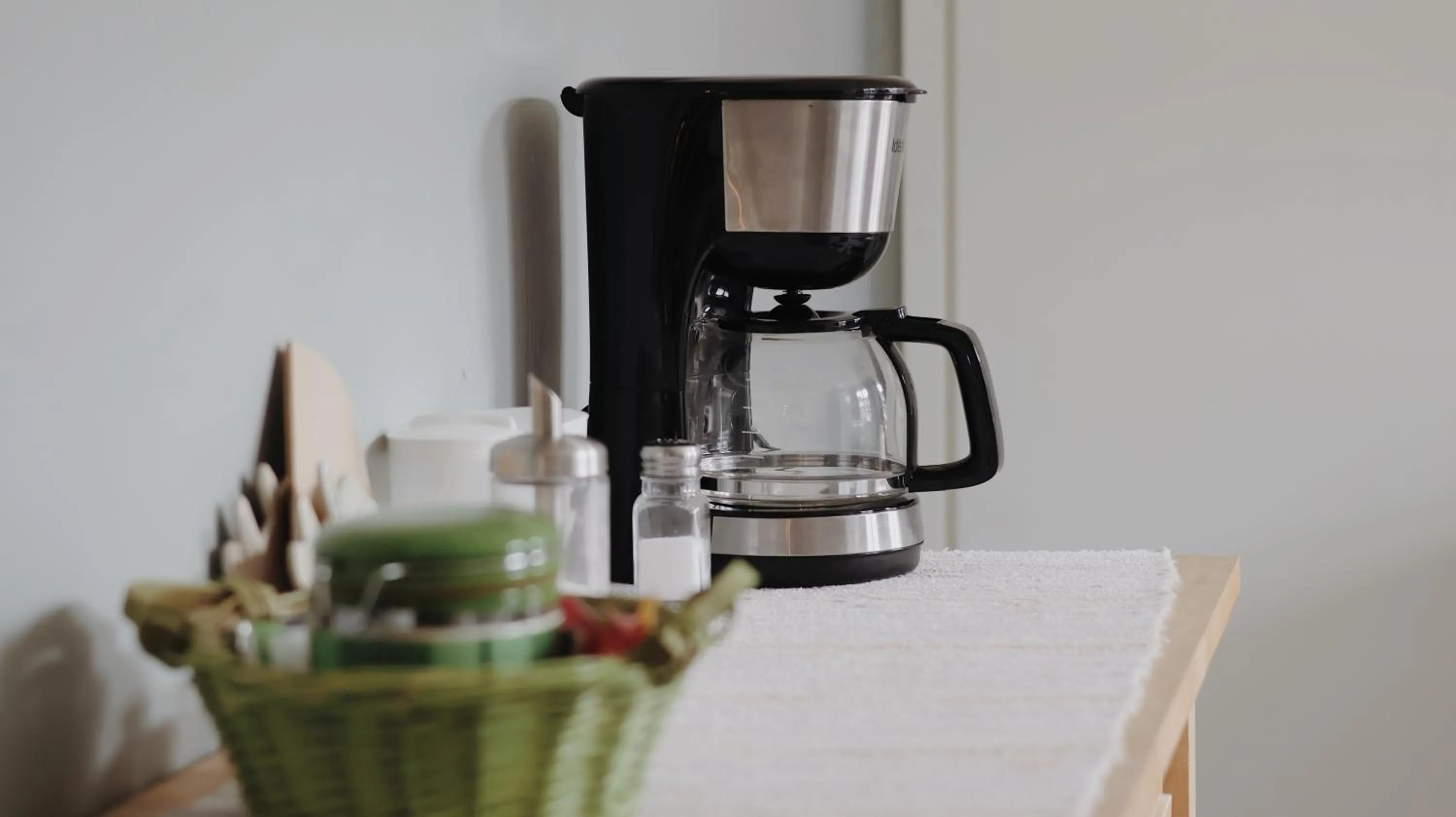 Coffee/tea facilities in Huoneistohotelli Marja