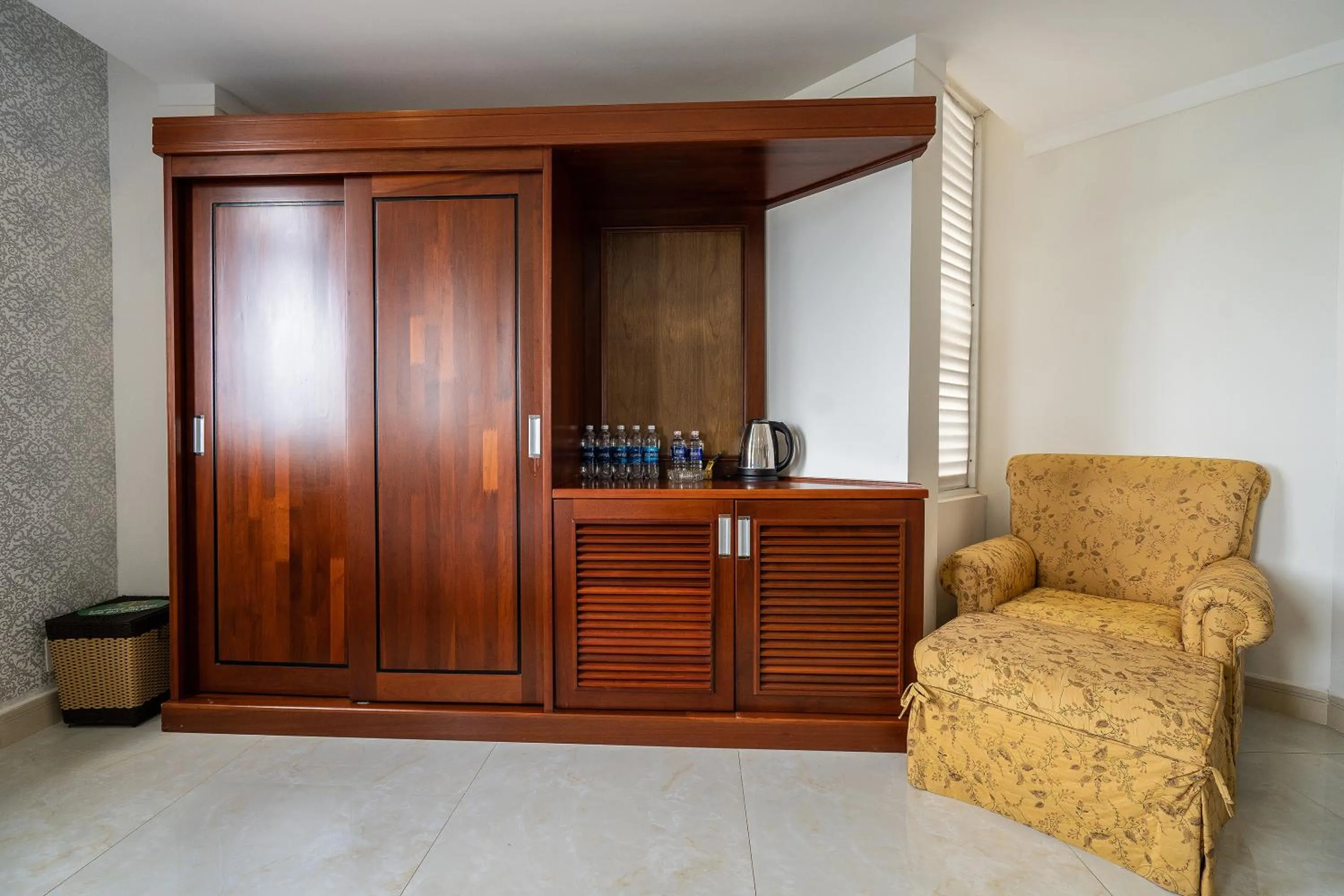 Duc Long Gia Lai Hotels & Apartment